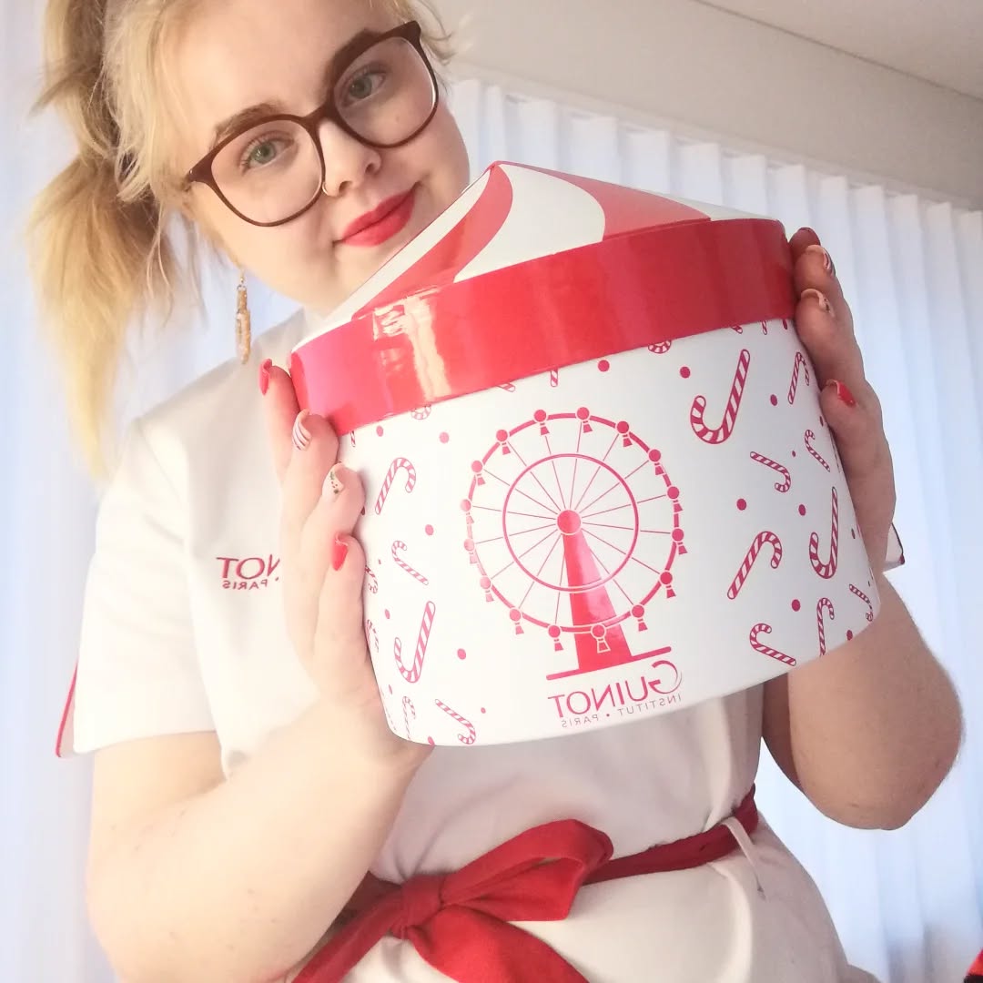 Rauhallista jouluviikkoa kaikille❤️
Myymälästämme löytyy vielä yhdet kappaleet näitä ihania limited edition-joulupakkauksia🎁❤️
Longue vie + - Lahjapakkaus sisältää täysikokoisen hoitovoiteen sekä silmänympärysvoiteen❤️
Hinta:200€
Norm. Creme Longue vie + & Longue Vie + Yeux yhteensä 271€
Mirific Duo - Lahjapakkaus sisältää vartalon hemmotteluun sopivan suihkugeelin sekä kosteusvoiteen, joka sisältää ylellisiä kultahippuja❤️
Hinta: 80€
Tämäkin duo myydään kauniissa lahja pakkauksessa!
Osta lahjaksi vaikka itselle ja nauti laadukkaasta kosmetiikasta sekä sen tuomista tuloksista❤️🫶🏻
#Guinot #KauneushoitolaKleopatra #joensuu