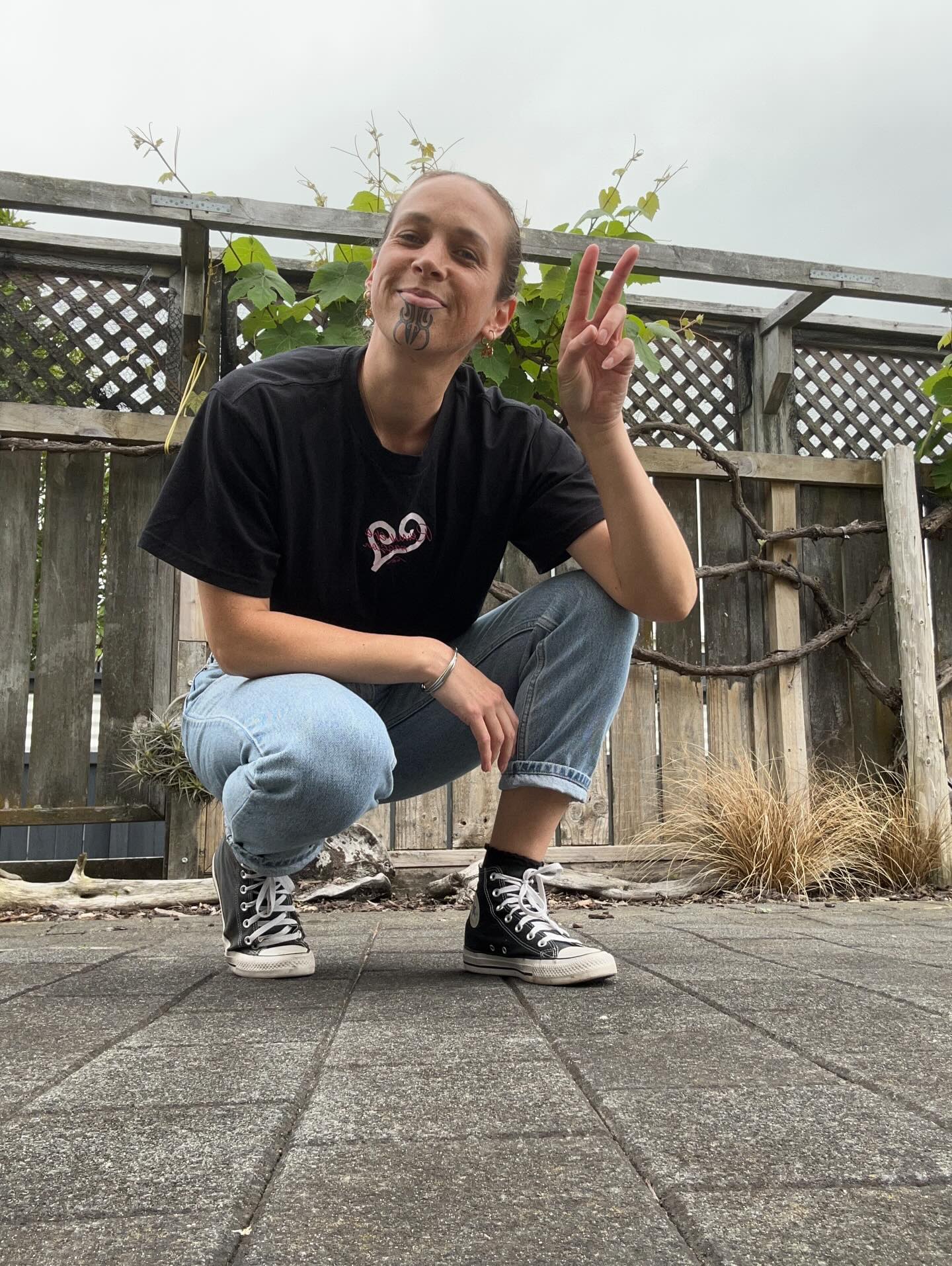 2025 has been one of life change, piki me ngā heke, roundabouts and rollercoasters and doing the least with my pakihi 🤷🏽♀️
I’ll be glad to see the back of it but before I do that - come through and see our pakihi collective this afternoon down at Ātea space 🙌🏾😍💃🏽
Nothing like some last min Kirihimete shopping and supporting local to get you sussed 🎄🎁
#amclothes #tereomāori #māori #pakihimāori #merikirihimete