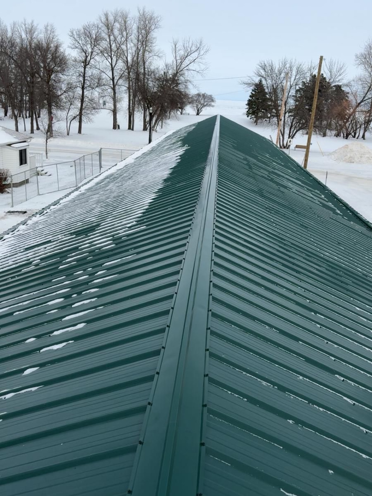 Nothing like that new roof feeling. 😎
#superiorquality #eavestroughs #shingles #metalroofing #metalroof