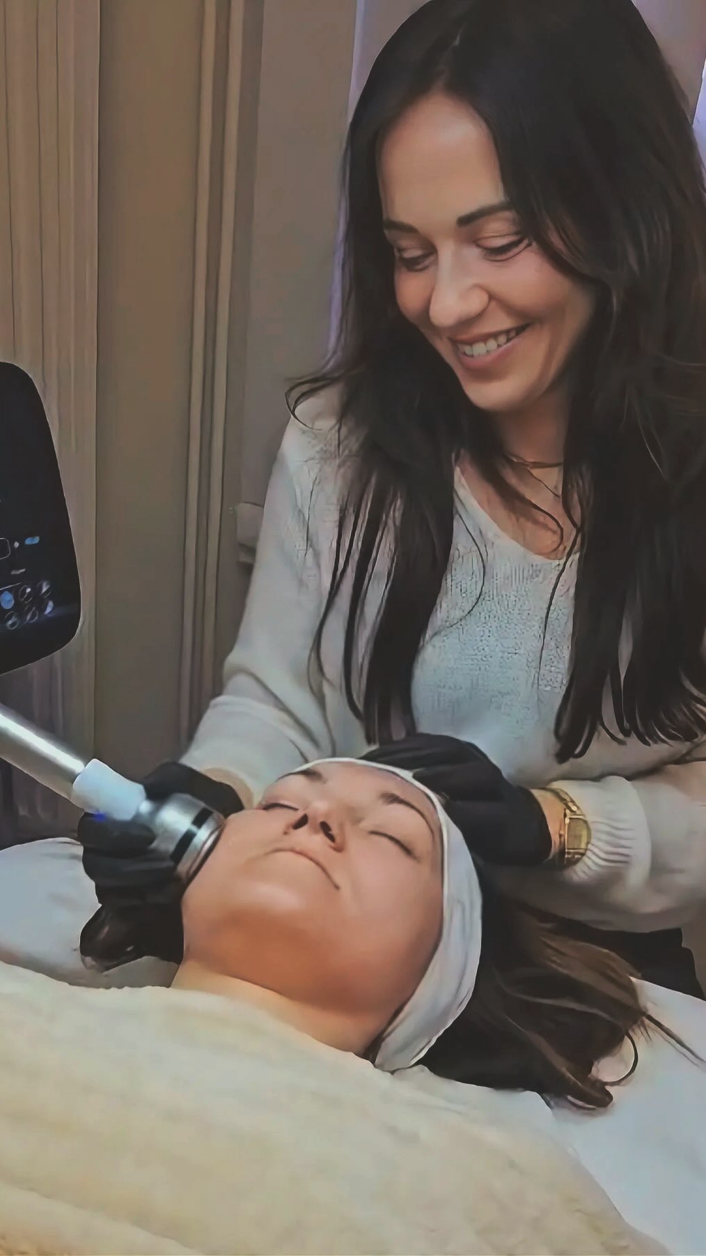 Ce que j’aime le plus dans mon métier ?
Révéler le potentiel de votre peau grâce à la technologie.
Et vous voir repartir avec un éclat que vous n’aviez jamais vu avant ✨#hydrafacial#cambrai#selfcare#hydration#antiage