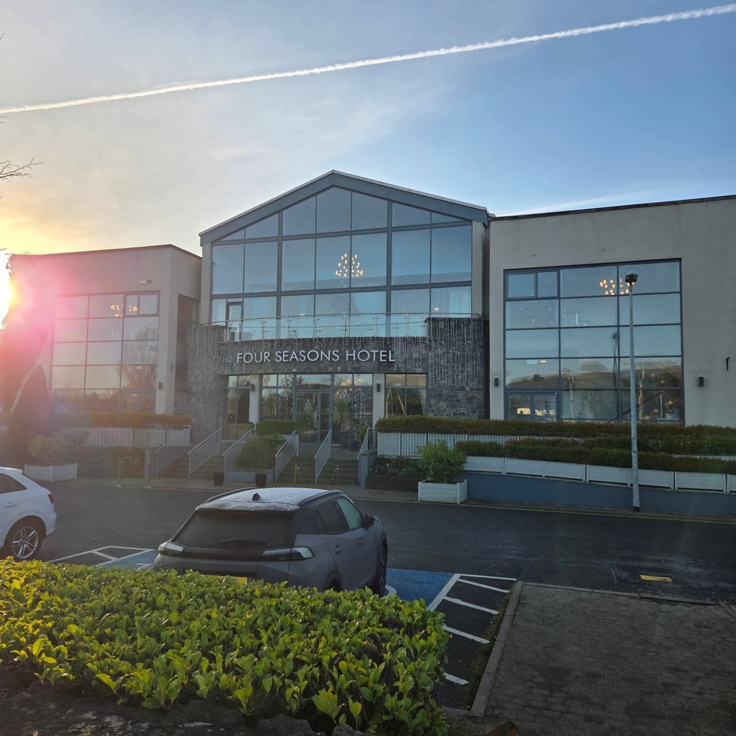 And that is finally a wrap after a very busy Christmas. Thanks so much to Linda and Dermot for looking after me in the @fourseasonshotelcarlingford today
Thank you so much to all my couples for letting me play a small part in their big day. Thanks to all the suppliers and venues who recommend me. Wishing everyone a Happy New Year.
#irishweddingplanner #IrishWeddingCelebrant #WeddingCelebrantIreland #IrishWedding #EndaHarte