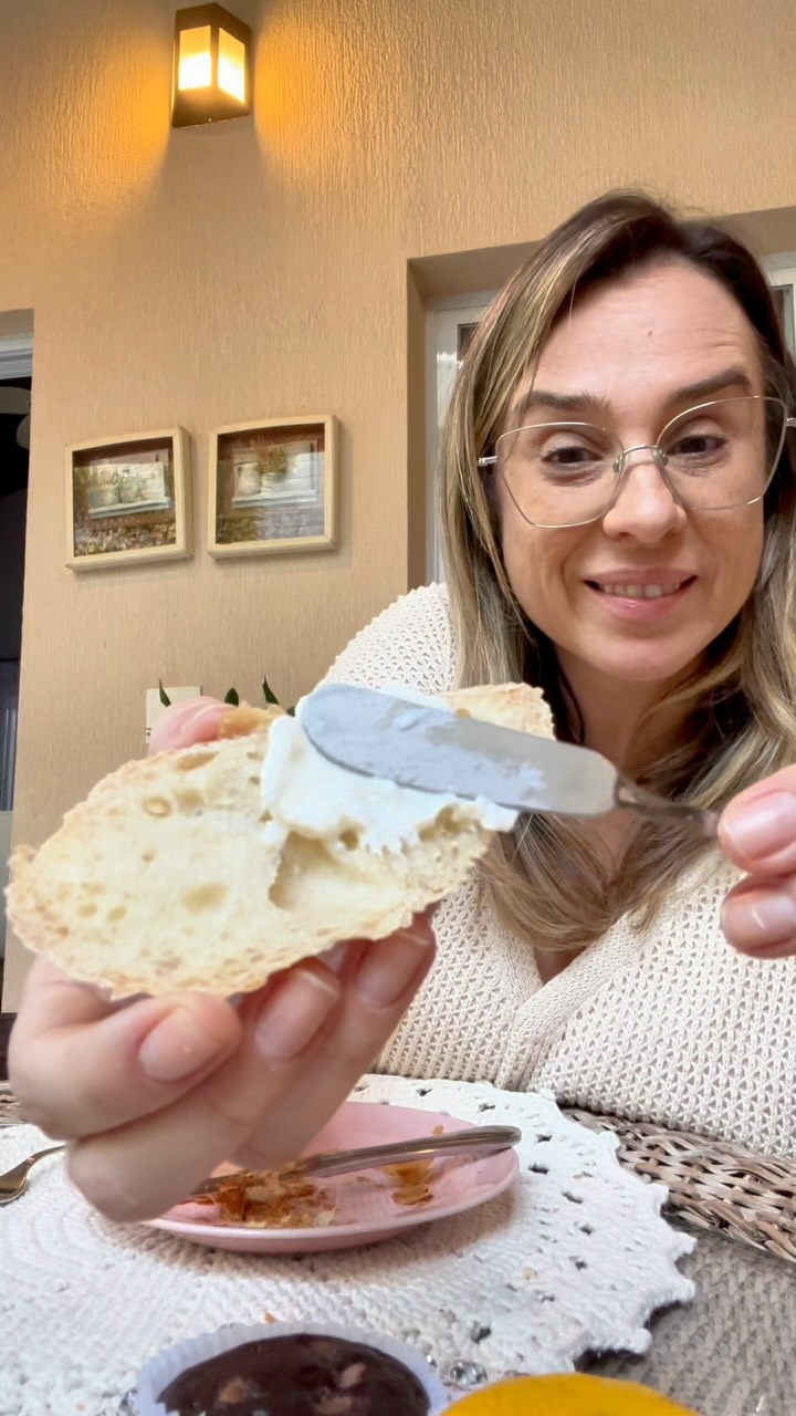 Boa semana a todos! ☀️🤍
➡️ Não deixe para a última hora! Garanta suas delícias Torta e Pane nesse fim de ano! 😱