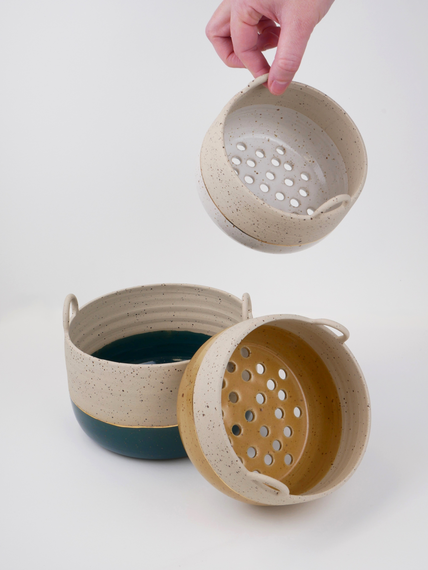 Les chouchoutes de cette fin d'année ! Merci à l'accueil que vous leur avez réservé ✨
#camillebo #ceramique #ceramic #gres #poterie #clay #pottery #deco #decoration #kitchen #cuisine #nature #douceur #or #vaisselle #artisan #artisansdart #artisanat #metierdart #atelier #workshop #craft #potterystudio #emaux #faitmain #handmade #madeinfrance #artisanatfrancais #handcrafted #strainer