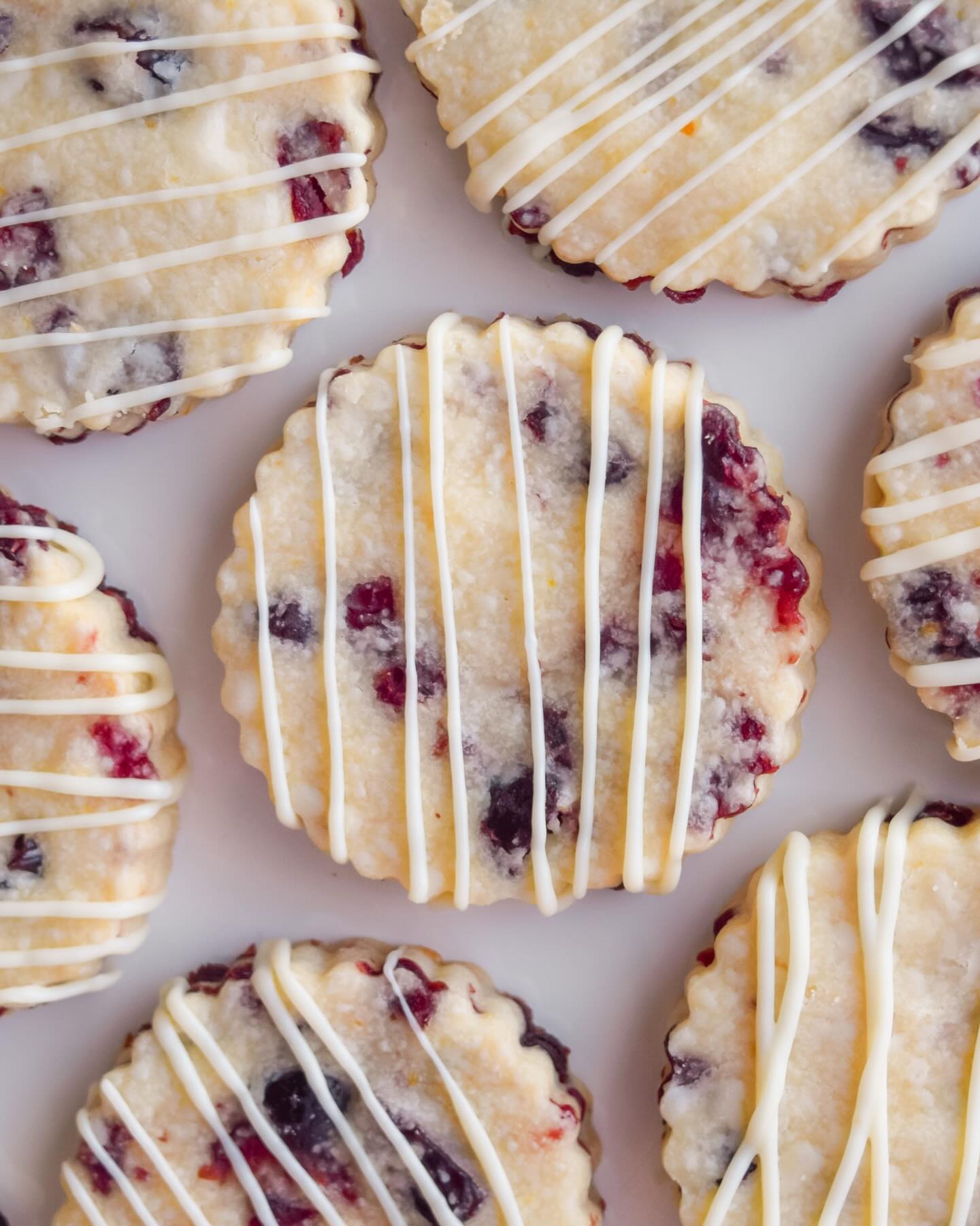 Cranberry Orange Shortbread Cookies ✨🍊
#zafo0d #cranberryorange #shortbreadcookies #holidaybaking #christmascookies #butterycookies #whitechocolatedrizzle #winterbaking #cookiestoast #bakingfromscratch