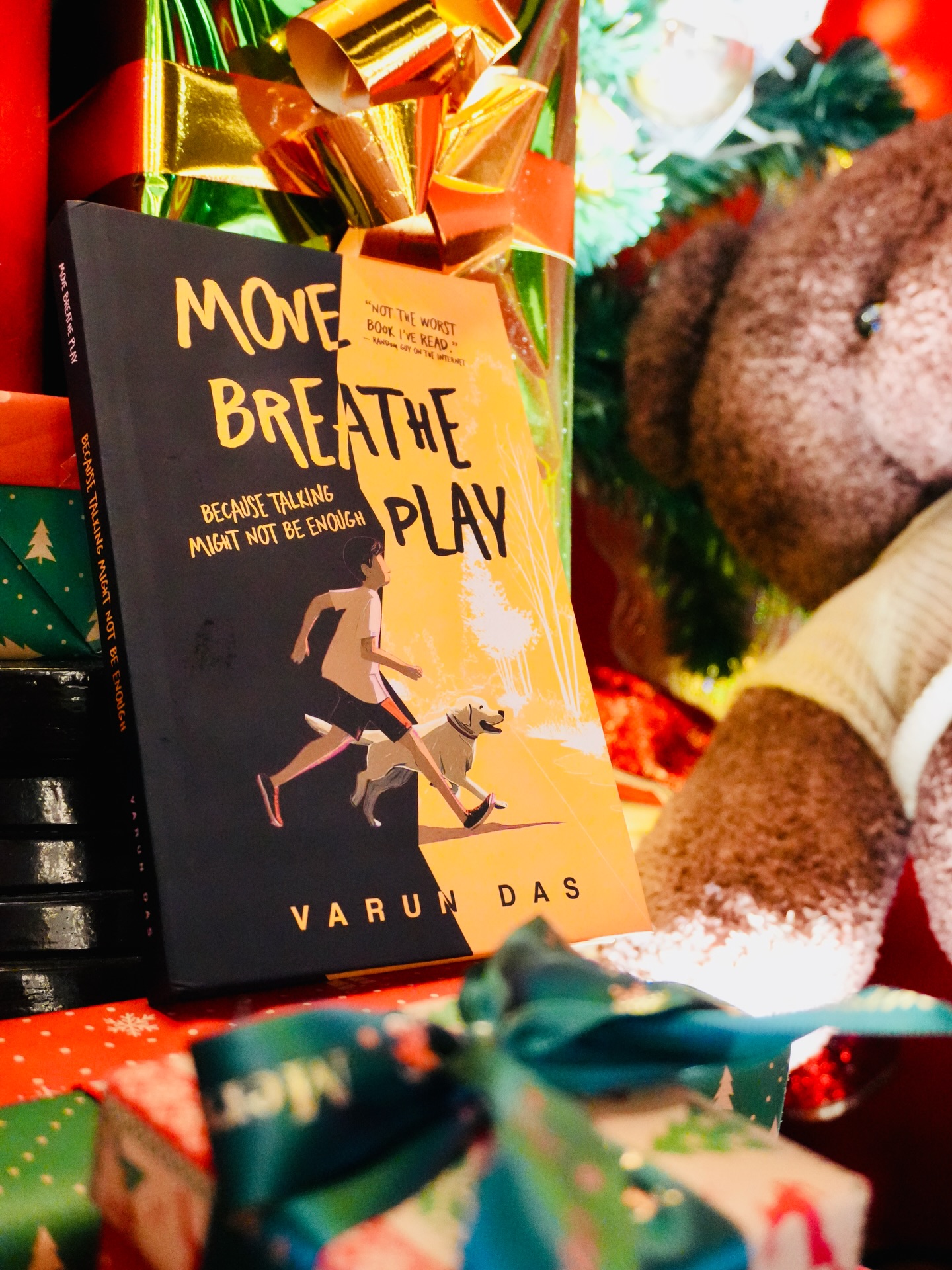 Some gifts are meant to be unwrapped.
Others are meant to be lived.
Move, Breathe & Play makes a pretty good Christmas companion for quiet mornings, reflective evenings, and everything in between.
Gift it to someone you love.
Or keep it for yourself (no judgement here).
Because sometimes the most meaningful gifts help us feel more at home in our bodies.
Available on Amazon 🎁
#christmasgiftideas
#mindfulgifting
#wellnessbooks
#booksthatheal
#giftpresence