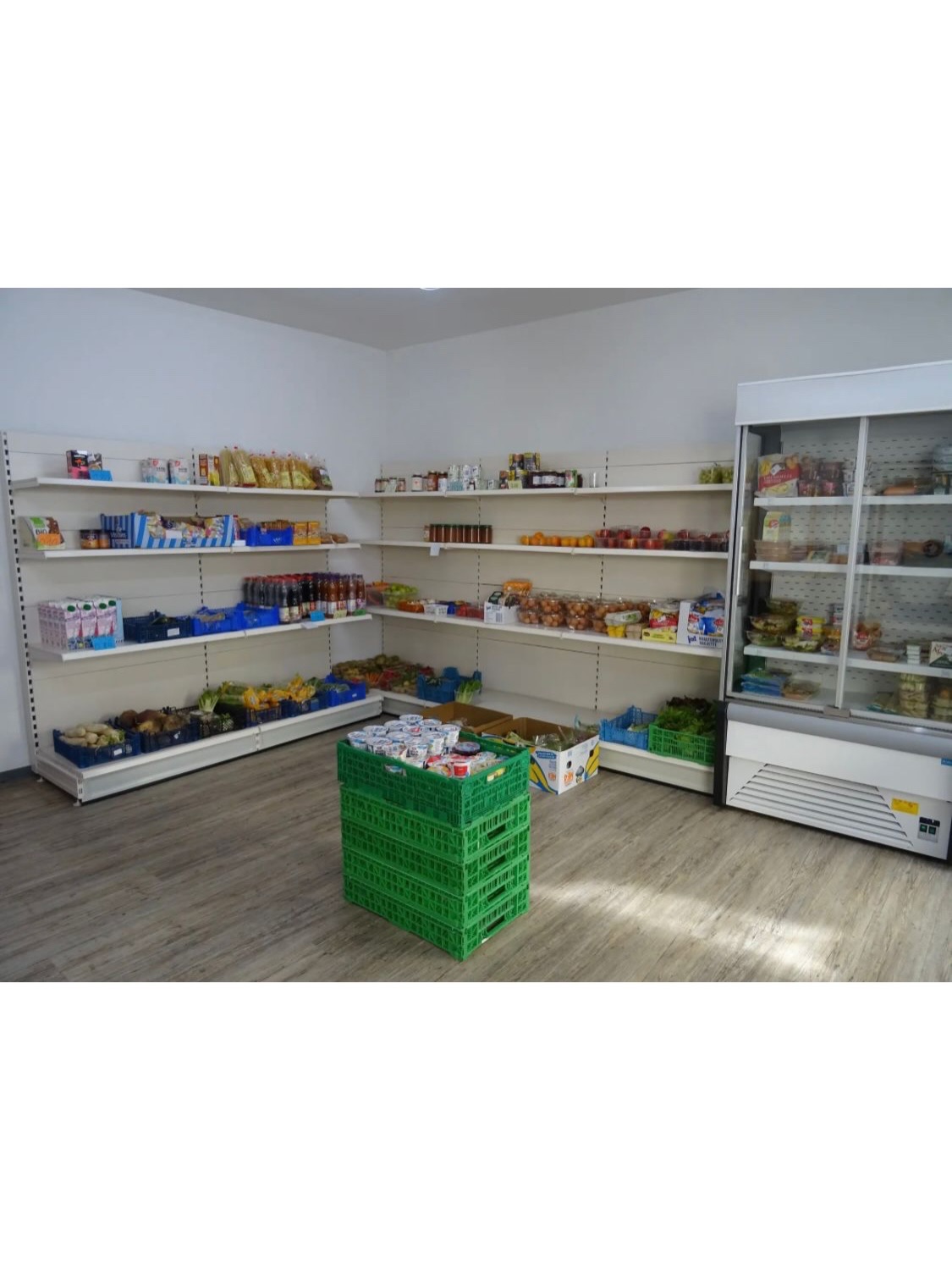 Yeeees 𼳠Wir dßrfen hiermit unsere diesjährigen Spenden verkßnden:
3.000⏠an die Tafel Ăhringenđ¸:
Dieses Geld wird wie die letzten Jahre als Sachspende nach und nach an die Tafel Ăhringen verteilt đĽŤ
3.000⏠an @hope.hoffnung Hope e.V. đ¸:
UnterstĂźtzt Menschen, meist mit Fokus auf Marginalisierung, Gewalt, Zwangsprostitution und Menschenhandel đ
4.000⏠an das Kinderhospiz Ăhringen đ¸:
Das Kinder- und Jugendhospiz in Ăhringen begleitet Familien mit schwer oder lebensverkĂźrzend erkrankten Kindern sowie trauernde Familien emotional und praktisch im Alltag. Ziel ist es, den Betroffenen Zeit, Halt und UnterstĂźtzung in einer sehr belastenden Lebensphase zu geben đ¸
www.hospizdienst-oehringen.de
Danke danke danke! Wir sind unglaublich stolz und berĂźhrt so groĂe Spendensummen tätigen zu kĂśnnen. Das ist der Verdienst wunderbarer Menschen, die sich unserer Sache angenommen haben & fĂźr ein ehrliches & gemeinsames Miteinander fĂźr Mensch United stehen 𼰠âĽď¸
#spende #menschunited #hope #tafel #kinderhospiz