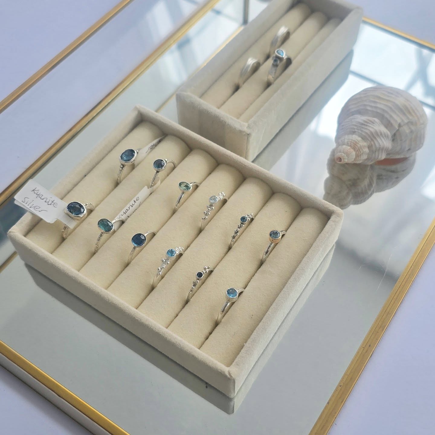 I will be in my open studio (Devil's hole) today from 10.30-2pm. This is the last day that I will be in the studio until the new year. If your in the area, feel free to pop in and say Hi.