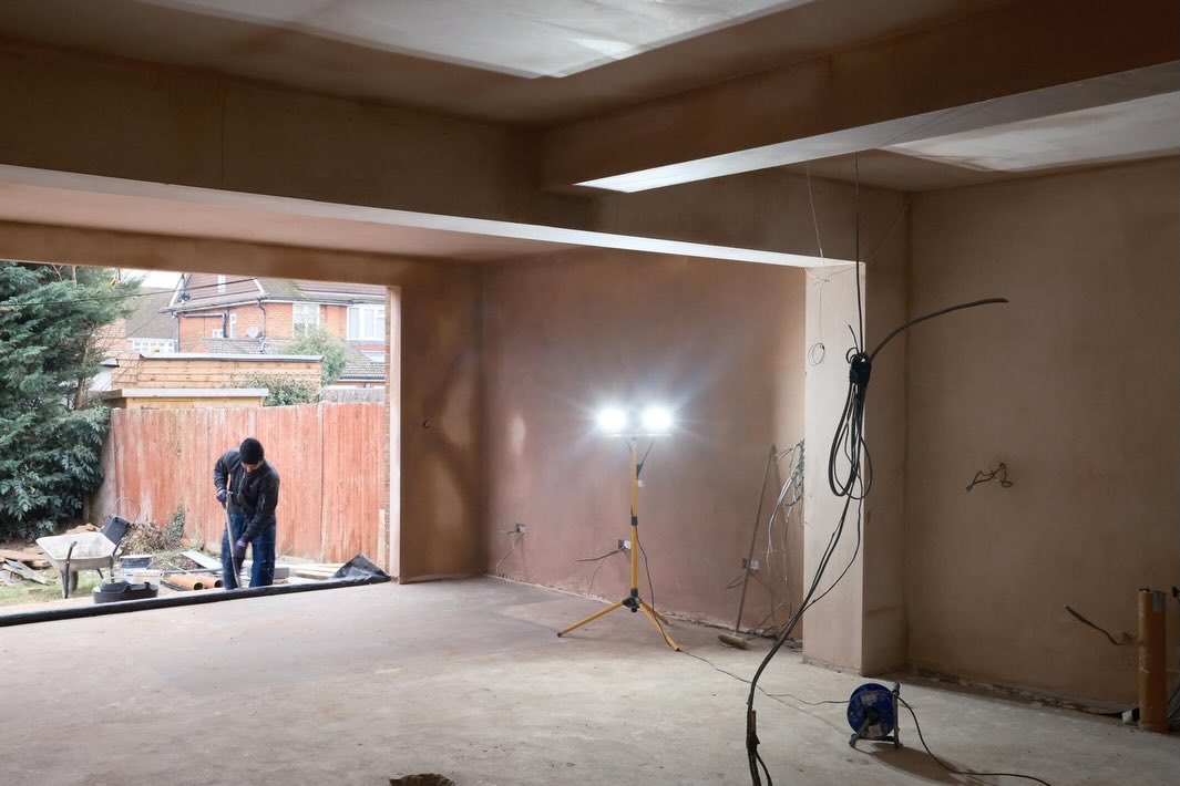 Plastering completed over the weekend at our Edgware project. For us, this stage always feels like a turning point, the heavy structural work is behind us and the spaces start to feel like a home rather than a building site.
From here on, it’s the finishes that clients see and live with day to day. The lines, the surfaces, the small details that quietly make the difference. This is the part of the build we really care about and where our standards show.
Being four weeks ahead of programme is a great feeling and it doesn’t happen without the right people around us. A big thank you to our suppliers for delivering when promised and to the SOHO team and management for the effort every day.
SOHO Developments | High-end residential extensions, loft conversions & full refurbishments