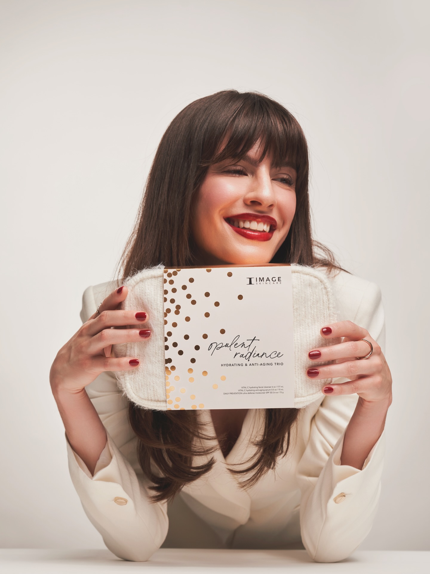 LAST-MINUTE CADEAU NODIG? 🎄🎁
__________
Swipe voor onze Christmas Gift Guide voor mooie, geselecteerde kerstcadeautjes.. ✨
Stuur me een berichtje, dan spreken we samen een moment af en pak ik het met liefde voor je in! ❤️
Liever een cadeaubon?
Dit kan gemakkelijk online via onze link in bio.
Veel liefs,
Paulien.
__________
#lastminutekerstcadeau #kerstcadeautip #kerstcadeaus #selfcaregift #linkinbio