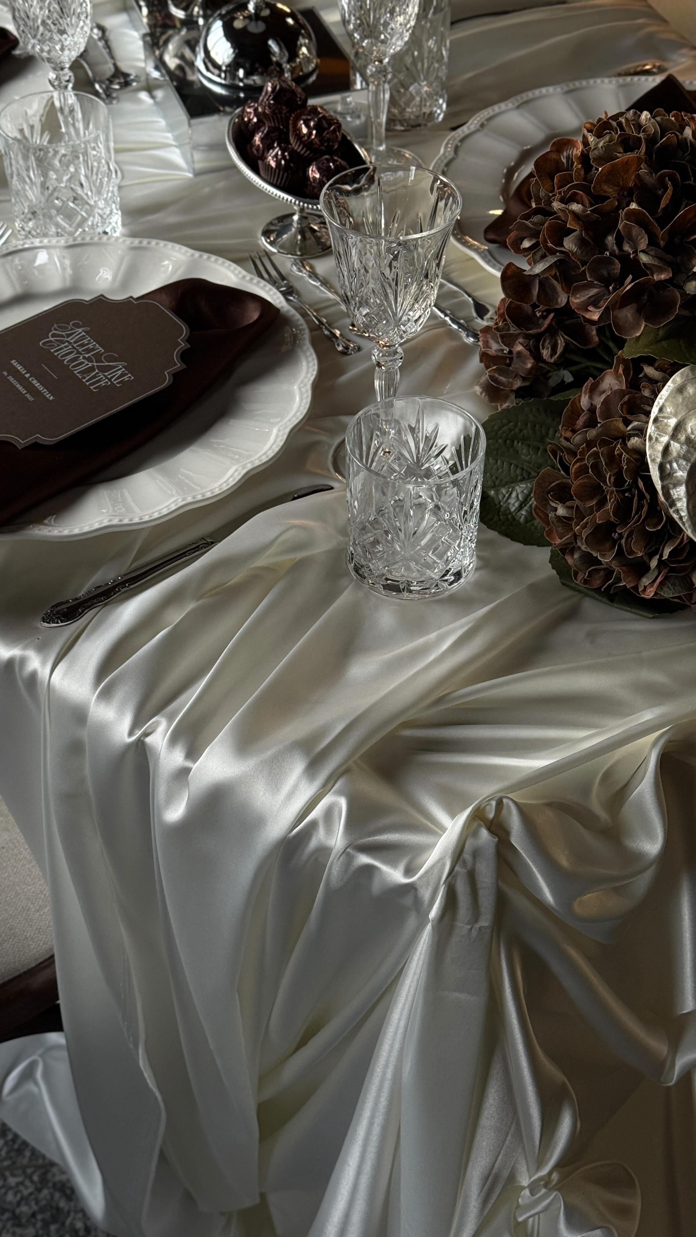 An empty Suite A vision. And a couple who decided to be completely surprised.
Moments like these happen when couples trust me as their planner to bring their dreams to life, together with the right vendors.
Every detail, every emotion, every sparkle planned with love and executed with heart.
For unique and elegant weddings that are so much more than just a beautiful day. 🤍
Thanks to the whole team
Location: @schlosslieser
Photo: @nagi.graphy
Video: @jacquelinealicegoutier
Planer: @levin.wedding
Deco: @thefeatherette
Flower: @bluetenreich_florist
Violine: @jessica.violinist
Dj: @djlickshot
Styling: @makeupfrankfurt
Dress: @biancaneve_bridal_boutique
Bride: @miichelle.my.belle
#weddingplanner #tablesettings #eventstyling #wedding #weddingplanning #bridetobe #verlobt