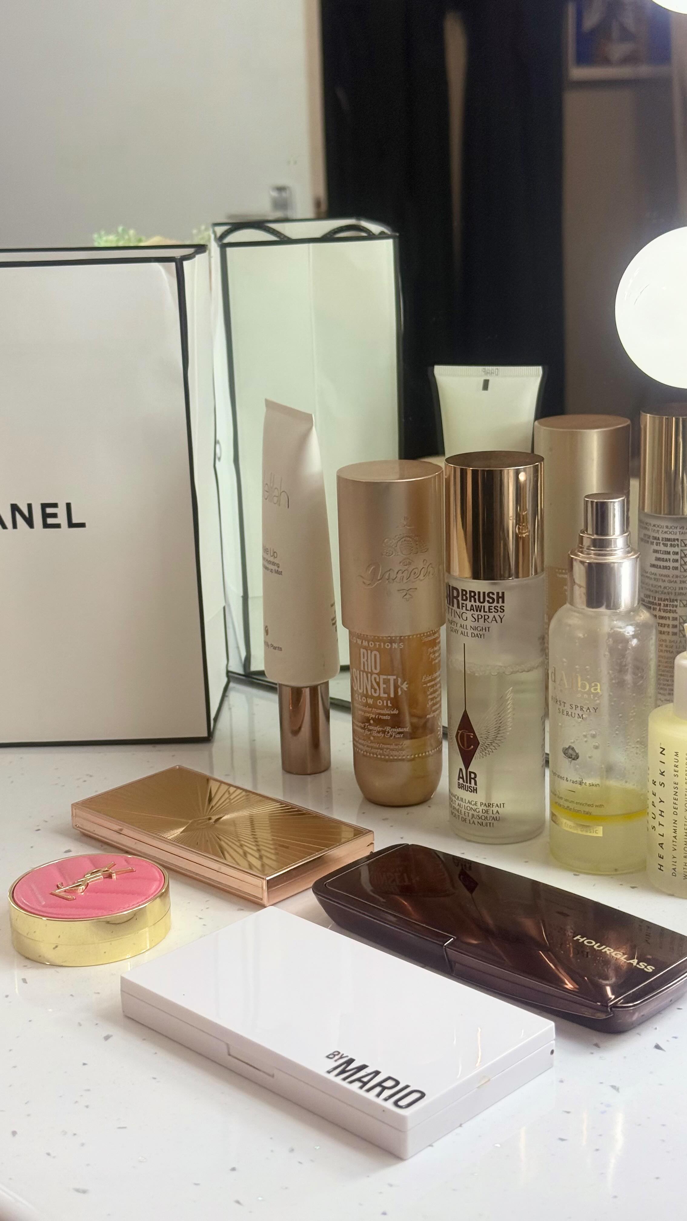 Stop sabotaging your bridal trial! 🛑
You can’t judge a red-carpet look in a gym hoodie!
To truly love your makeup, you need to bring that Bridal Energy to the chair. If your mindset isn’t at a 10, your trial is already set up for failure.
The Success Checklist:
1️⃣ Dress the Part: Wear white or a color similar to your gown. Bold colors or distracting patterns reflect up onto your skin and change how the makeup tones look. White and nude are neutral colours so it works on everyone for makeup application.
Avoid hoodies,jumpers and high necks - we need to see your skin for the perfect colour match - elevated vibes only! 🥂
2️⃣ The Prep: Show up with the brows, lashes, and tan you plan to have on the day. The finished result will never be a true reflection if these elements are missing.
3️⃣ Style Your Hair: Even if you aren’t doing a hair trial, style your hair similarly to your vision. Everyone feels more confident on a good hair day!
4️⃣ Bring Your Accessories: Seeing the veil and jewellery come together is what makes the vision click.
Also we’ll be taking those all important photographs for documentation, so you can take these back to your friends and family to show them how your trial went and they can see the vision too.
Bridal makeup is not your everyday makeup . If you’re showing up to your trial lacking bridal energy, wearing a hoodie and a messy mum bun, feeling exhausted…your makeup might feel a little too much if you’re going with “school run” vibes.
But once your dressed right, jewellery in, flexing good hair…Everything changes and it’s the perfect amount✨
Comment “PART 2” if you want more secrets on how to LOVE your makeup trial!
#Gloucestershire herefordshire shropshire #birminghammakeupartist #warwickshiremakeupartist #Cotswolds worcestershiremakeupartst