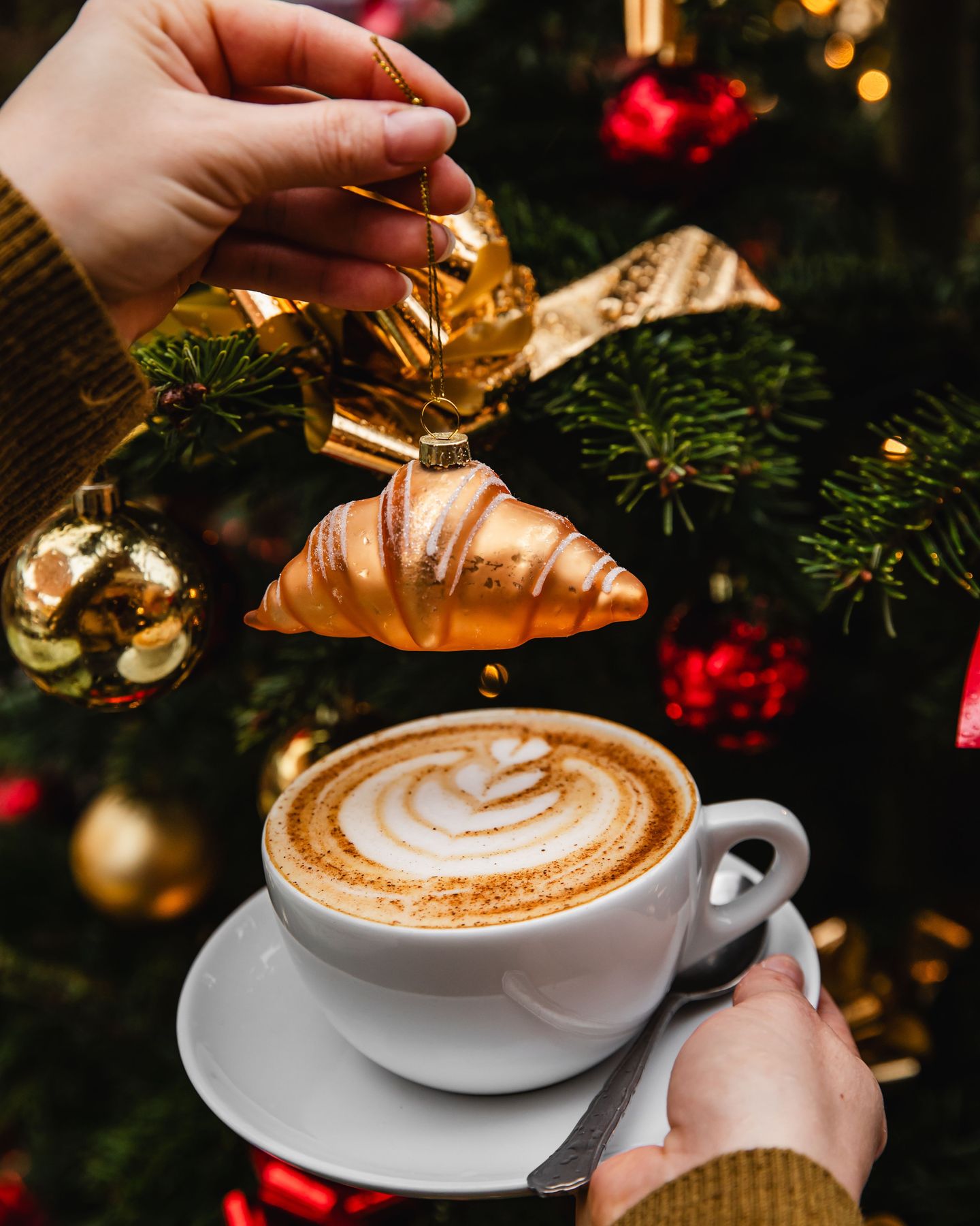 Pumpkin latte pour bien commencer la journée. ✨
📸 @alicepages