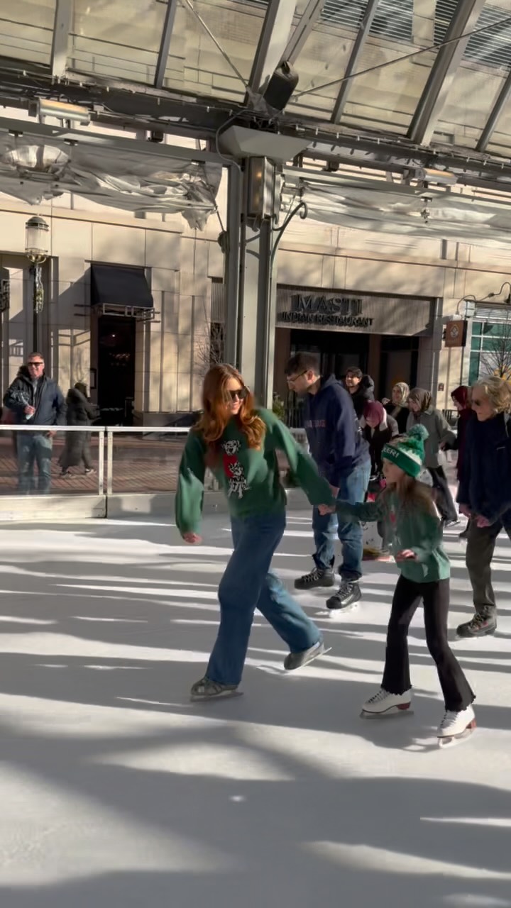 Spreading some holiday spirit ❄️⛸️🎄
#family #holiday #iceskating #virginia #mortgage