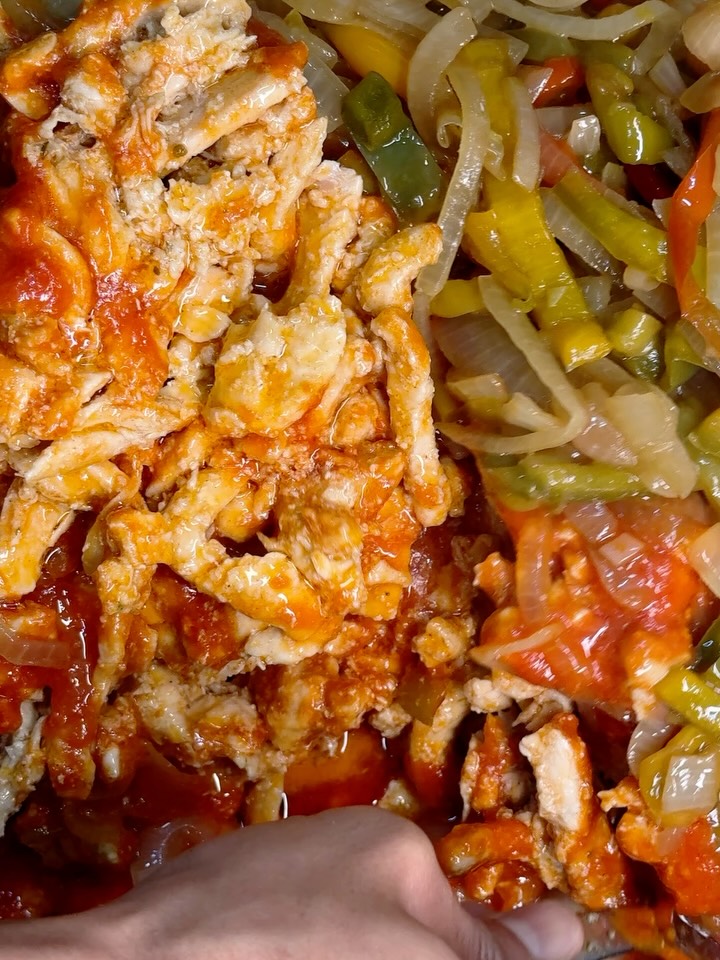 Vediamo chi indovina che carne abbiamo preparato oggi 🧡
Da Mr Tabù tacos e burritos li componi tu! 🌮🌯
📍Centocelle: Via dei Castani 304
📍Ostiense: Via Pellegrino Matteucci 17
🎥: @smmackstudiosrl
.
.
.
.
#cucinanatexmex #mangiarearoma #texmex #ristorantiroma #cucinamessicana