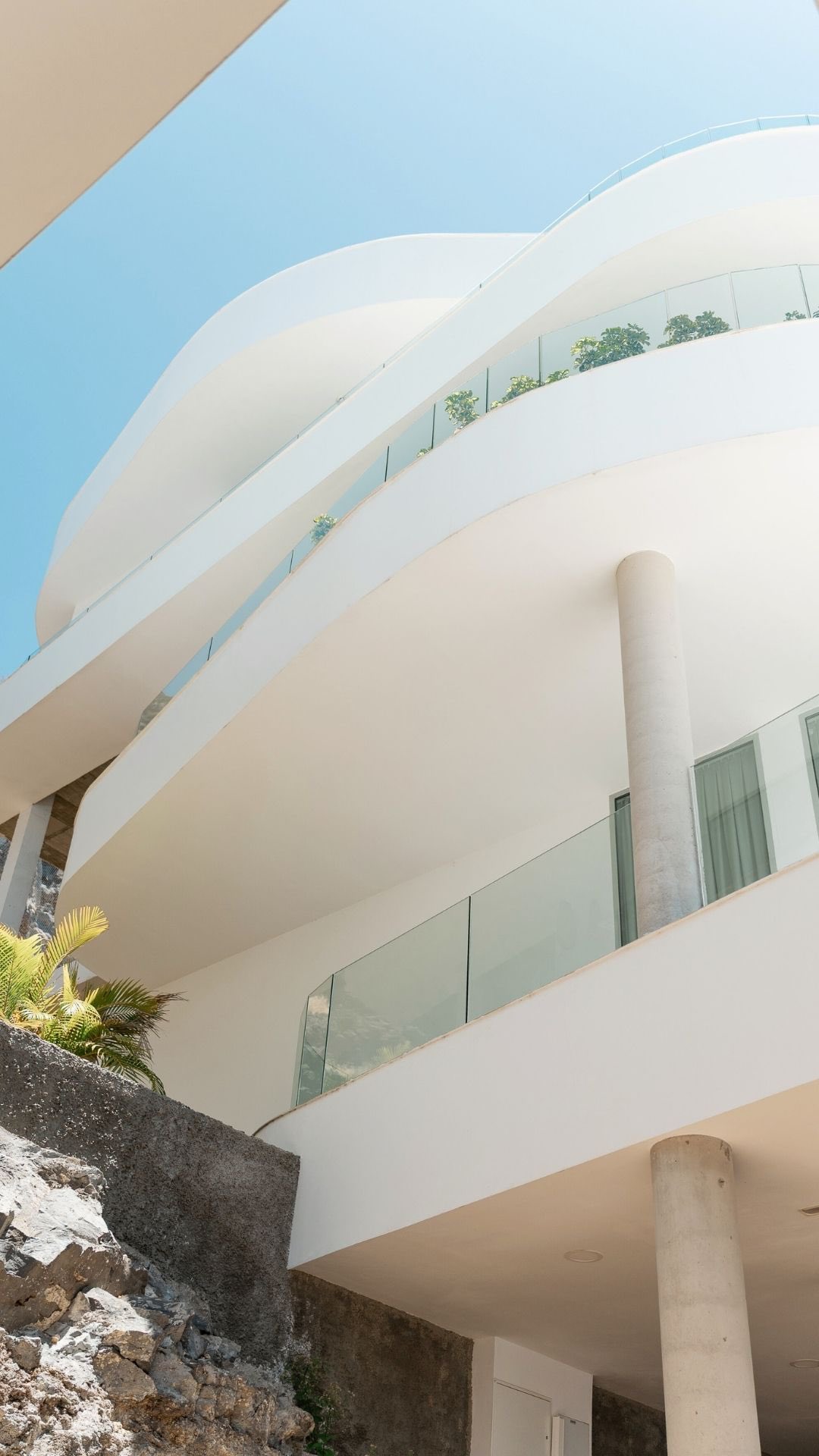 Merry Christmas from us to you ✨
May your wishes and vacation plans come true…
we’ll be right here when they do 😉🫶
____
#sunnychristmas #christmasvacation #traveltenerife
• Winter holiday Tenerife, sunny winter vacations, Los Gigantes, holiday rental apartments, luxury vacation apartments, sea view, private pool