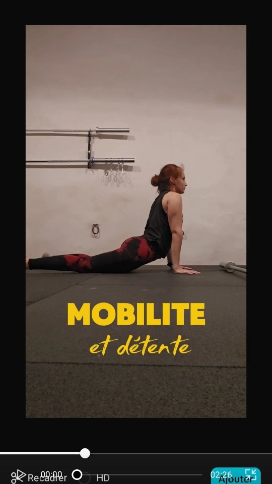 🤸♀️ M O B I L I T E
Je ne suis pas un exemple de mobilité... mais je me soigne !🫠
Avant c'était impossible pour moi de tenir en bas du squat, talons collés au sol (alors que c'est par exemple la posture qu'ont les enfants pour jouer ou certaines communauté pour se poser).
Maintenant j'y arrive, mais je boirai pas un café dans cette posture non plus 😅
(Ou un demi ristretto cul-sec)🤌
Bref la mob’, ça se travaille et ça s'entretient car nous ne sommes pas égaux là-dessus!
#sport #sportsanté #stretchingenvacances #mobility #trailtraining #femmesactives