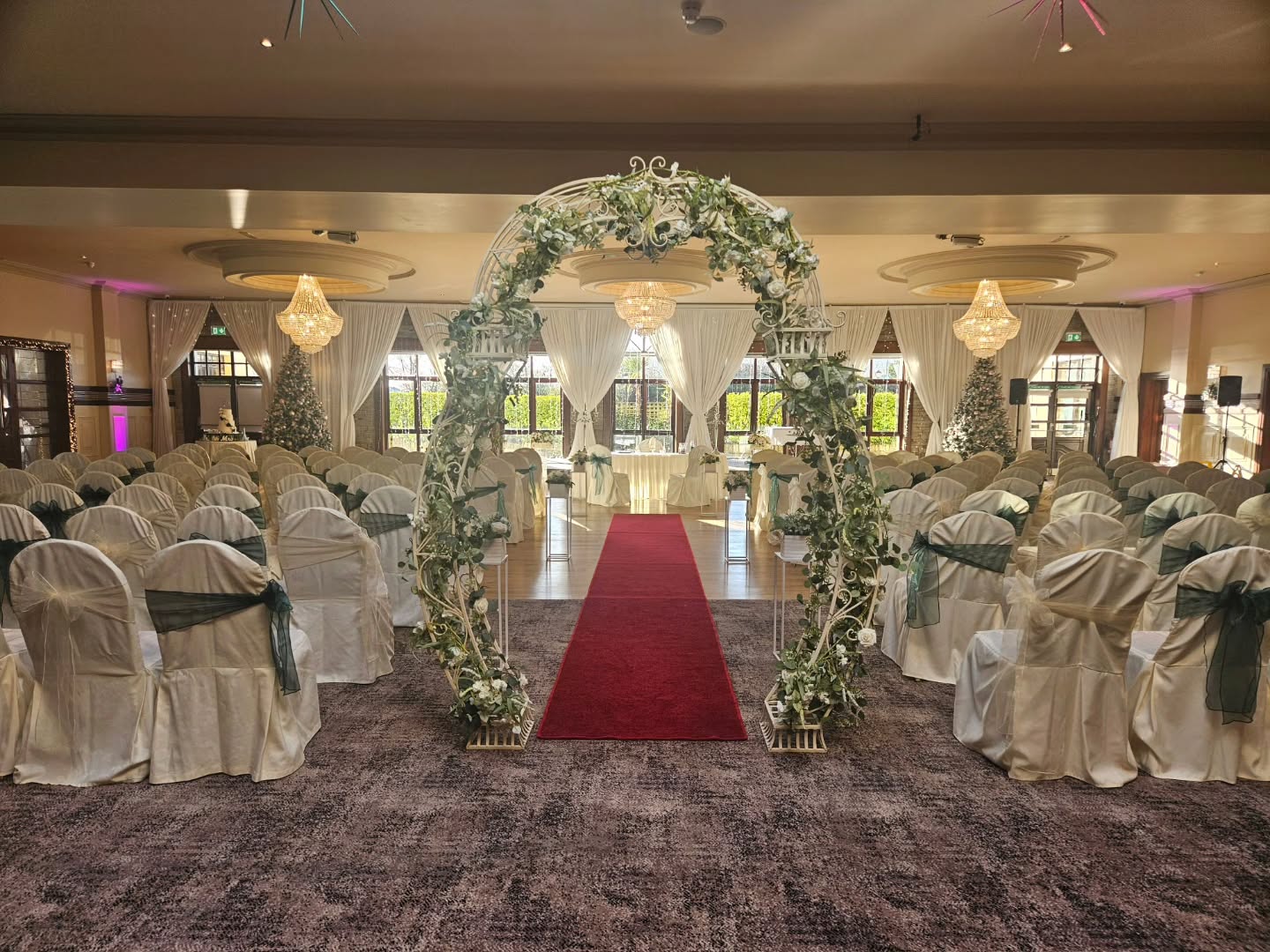 @silvertassiehotel for the Spiritual Ceremony of Deborah and Cosmin.
#silvertassie #IrishWeddingCelebrant #WeddingCelebrantIreland #IrishWedding #EndaHarte"
