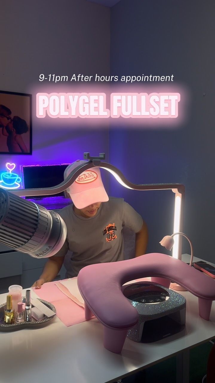 Late nights in the studio aren’t so bad when my after-hour clients pull up with food too 😌🤤🥡🍰💖
Y’all don’t just keep me working after hours, you keep me spoiled & fed too — and I appreciate it more than you know!
What makes it even better? Most of these appointments lately have been Polygel sets. Which also makes me happy to know I can be so versatile within my field 💅✨
This product has seriously been taking over the nail industry — stronger than gel, lighter than acrylic, and so versatile. No wonder so many of my babes are falling in love with it!
Between the laughs, the food, and creating these trending Polygel nails, my “late nights” honestly feel more like girls’ night 🥂💖
Would you book an after-hour Polygel set? 👀👇
𝗦𝗛𝗢𝗣, 𝗟𝗘𝗔𝗥𝗡 & 𝗕𝗢𝗢𝗞↴
www.beautyandthetea.com
📍𝘓𝘰𝘤𝘢𝘵𝘦𝘥 𝘪𝘯 Orlando, 𝘍𝘭 32835
#orlandonailtech #orlandonails #frenchnails #polygel #polygelnails