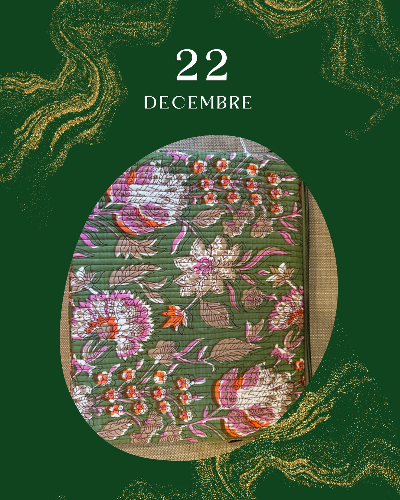 Jour 22 – Pochette pour ordinateur / iPad / MacBook 💻
Pratique, élégante et protectrice. Pensée pour accompagner vos journées nomades avec style, elle protège vos appareils tout en ajoutant une touche raffinée à votre quotidien.
🧵 La pochette ordinateur / iPad / MacBook, à retrouver sur la boutique.
https://www.objets-des-clos.com/product-page/pochette-ordinateur-ipad-macbook
#ObjetsDesClos #CalendrierDeLAvent #Jour22 #AccessoiresChics #Nomade #StyleEtPratique #InspirationSézane