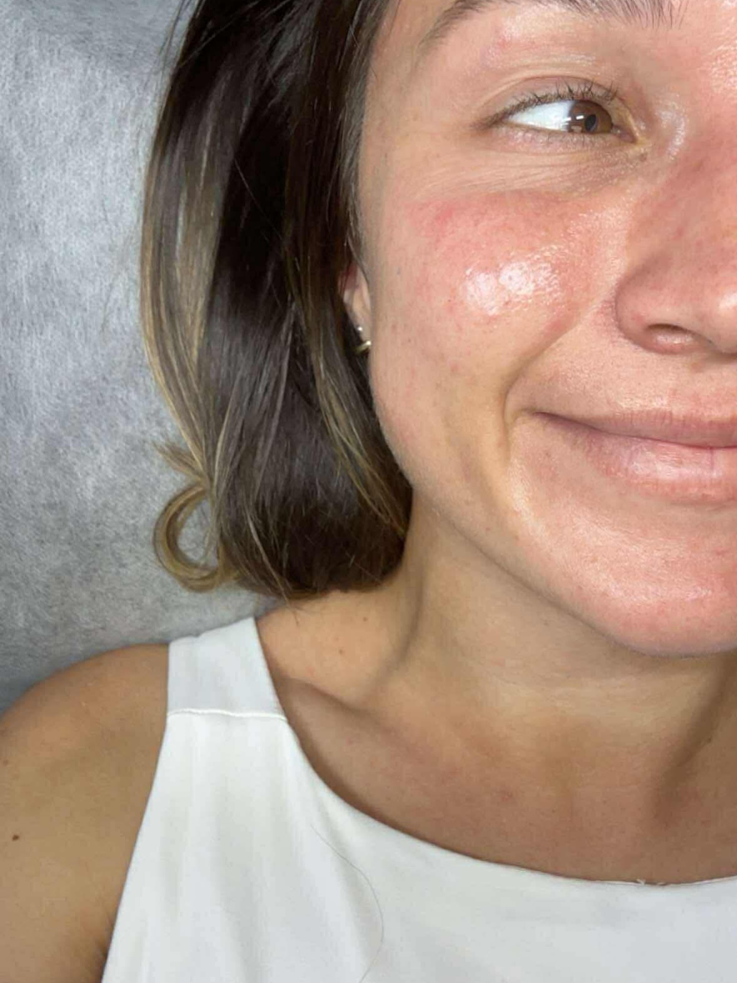 Så glad man blir av hudpleie til jul 💝
Våre mest populære behandlinger:
🫶🏻 BrowFix brynstyling 515,-
🫶🏻 Brasiliansk voks 790,-
🫶🏻 Hudanalyse med Visia scan
🫶🏻 LashFix vippeløft 1015,-
🫶🏻 Massasje med/uten kroppsskrubb fra 1495,-
🫶🏻 SkinGlow 1795,-
🫶🏻 Dermapen mesoterapi 4220,-
Med andre ord har vi noe som passer for alle - uansett behov og i ulike priskategorier 🎄
Velkommen innom så får du lekre gavekort i eske 💝