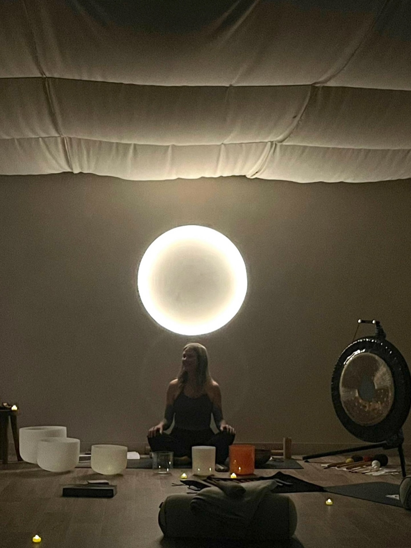 Gong Finale 2025 🕯️
Looking for a place to rest your tender heart before year’s end?
We’ve got a treat for you.
Weaving healing frequencies and nidra, this immersive sound journey is designed to unwind the mind, soften the body, and create space to land, fully supported by the resonance of the gongs.
Join me @micayogastudio to pour into yourself with our Gong Finale 2025.
29th December, 2pm
However you are finishing your year, come and close it with us.
To mark the ending, tend your nervous system, and step into what’s next with presence and steadiness.
We have just a few spots left.
I would love to see you there.
Ali xx
Comment SOUND to get the link directly or book via the links.
#soundhealing #slowdown #wellbeing
Nunhead / East Dulwich / Peckham / self care / gong / women / local business / spiritual journey / the art of slow living / holistic living