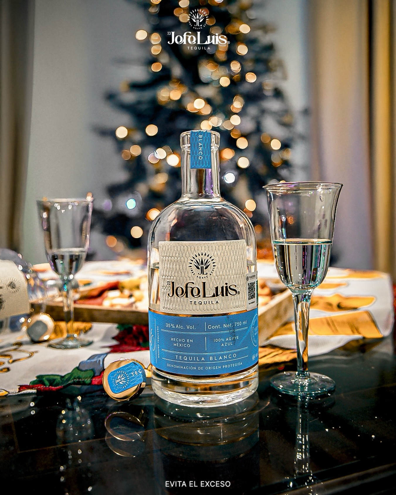 En Navidad, compartir es un acto de cariño. Que lo que pusiste al centro de la mesa haya estado a la altura de quienes amas 🥂
El Jefe Luis, para los brindis que se hacen en familia y se recuerdan para siempre.
#eljefeluis #tequila #navidad #regalos #forjamosgrandeza