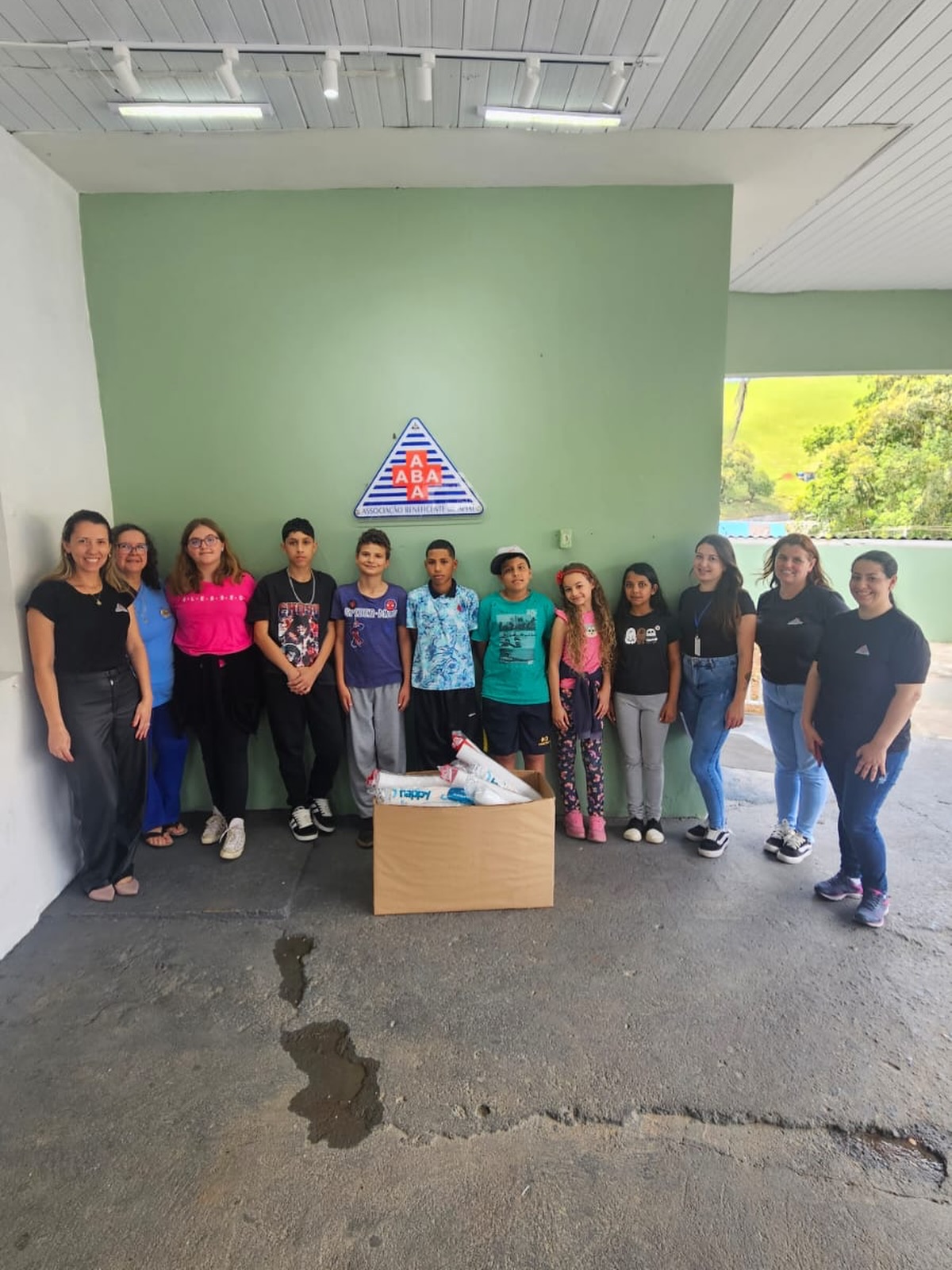 Nosso agradecimento especial à Escola ALA pelas doações realizadas 💙
Essa atitude demonstra compromisso com a solidariedade e cuidado com o próximo. As doações recebidas contribuem diretamente para tornar o ambiente hospitalar mais acolhedor, humano e confortável para nossos pacientes.
Quando educação e saúde caminham juntas, quem ganha é toda a comunidade.
Muito obrigado à Escola ALA por fazer parte dessa corrente do bem 🤝✨