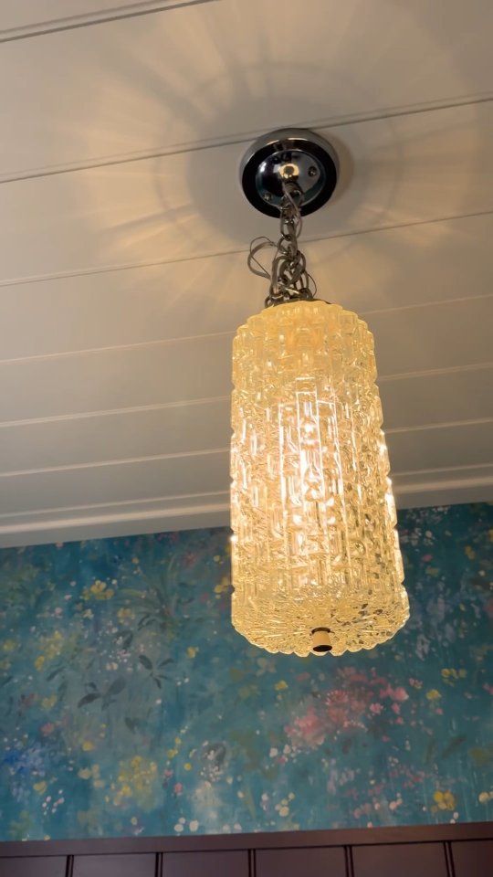 The Parish Hall renovation features a wide range of lighting fixtures, each chosen to bring character and balance to the space. Lighting is one of the easiest ways to add personality to a home, and the styles throughout the hall help shape the overall aesthetic while keeping everything cohesive.
#sawteethcarpentry #parishhallrenovation #lightingdesign