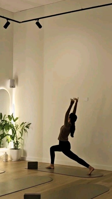 Restore. Heal. Feel.
Unwind Flow with Yuki 🤍
#svasastillness #adelaidewellness #yoga #adelaideyoga #holdenhill