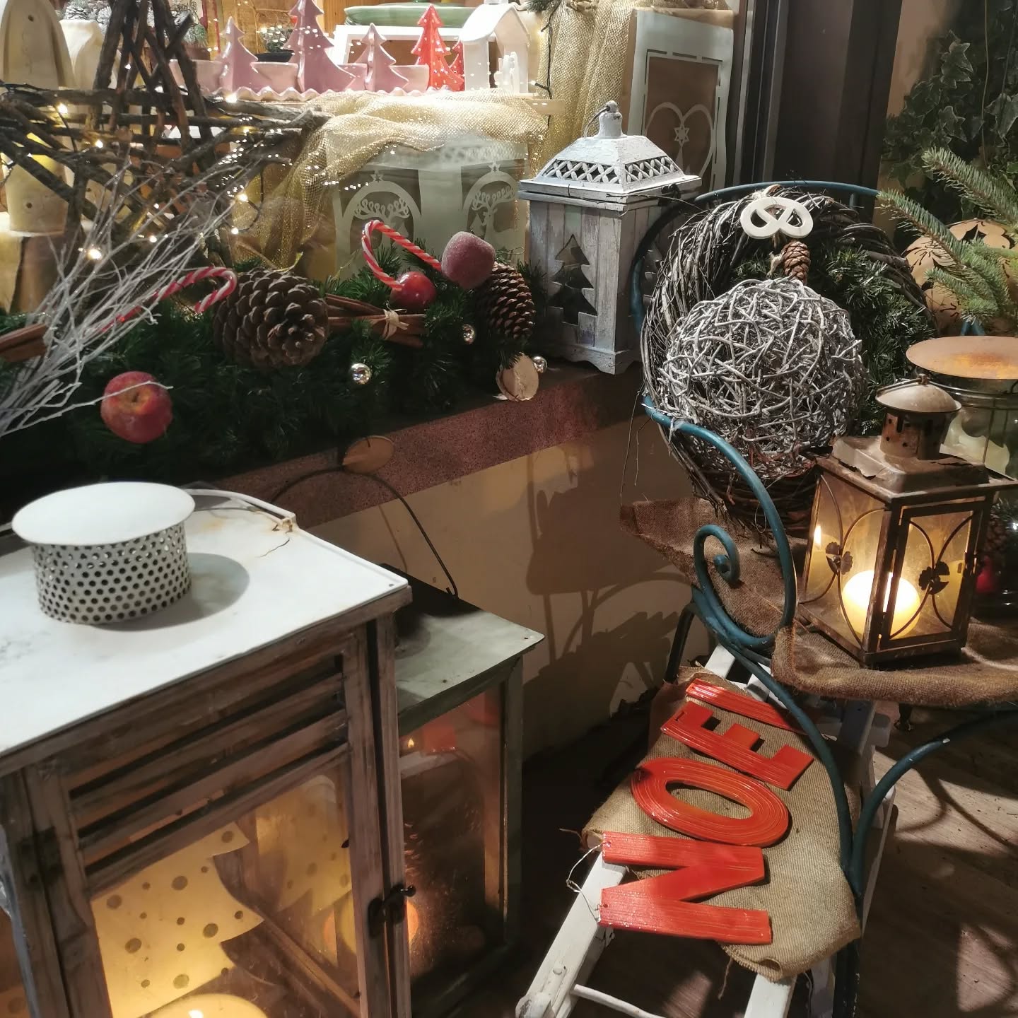 Ça y est Noël est devant la porte 🎄✨
Joyeux Noël à tous 🎁🌟