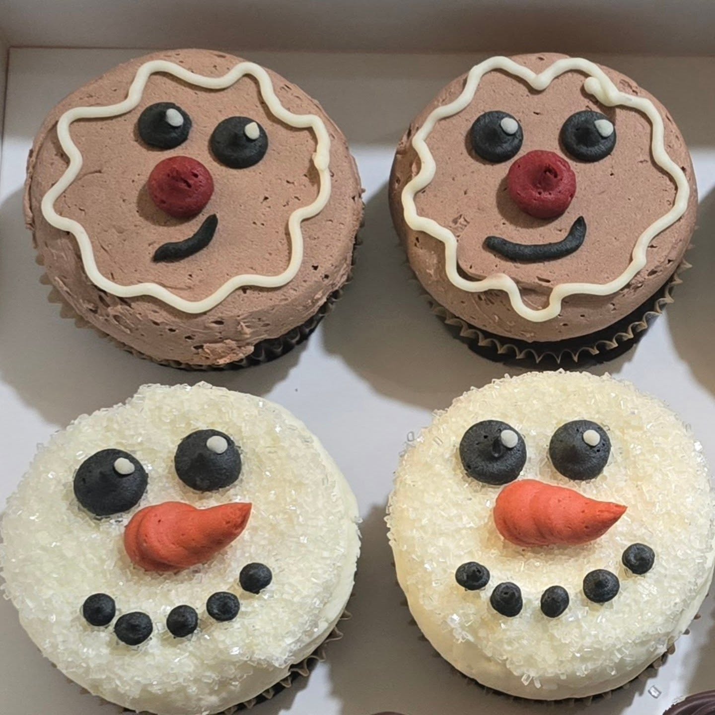 🎄🎄 Oh snap! This Gingerbread cupcakes might be my new favourite Christmas Character! 🎄🎄