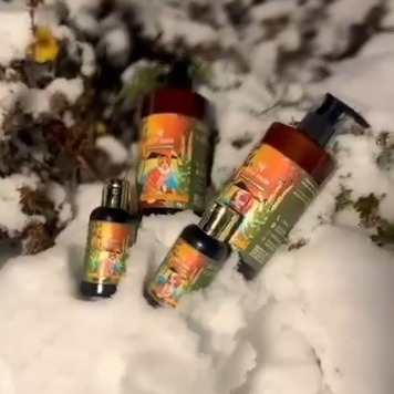 🎄✨ Merry Christmas from Silky Amor Pet Shampoo ✨🎄
Warmest Christmas wishes to all our lovely furbabies, amazing pet parents, and valued Silky Amor family! 💕🐶🐱
May your holidays be filled with cuddles, wagging tails, gentle purrs, and lots of love.
Thank you for trusting Silky Amor Pet Shampoo to keep your fur babies clean, healthy, and happy. 💖✨
Wishing you all a joyful Christmas and a wonderful New Year! 🐾🎁
#SilkyAmor #SilkyAmorPets #MerryChristmas #Furbabies #PetParents #PetLove #HolidayVibes