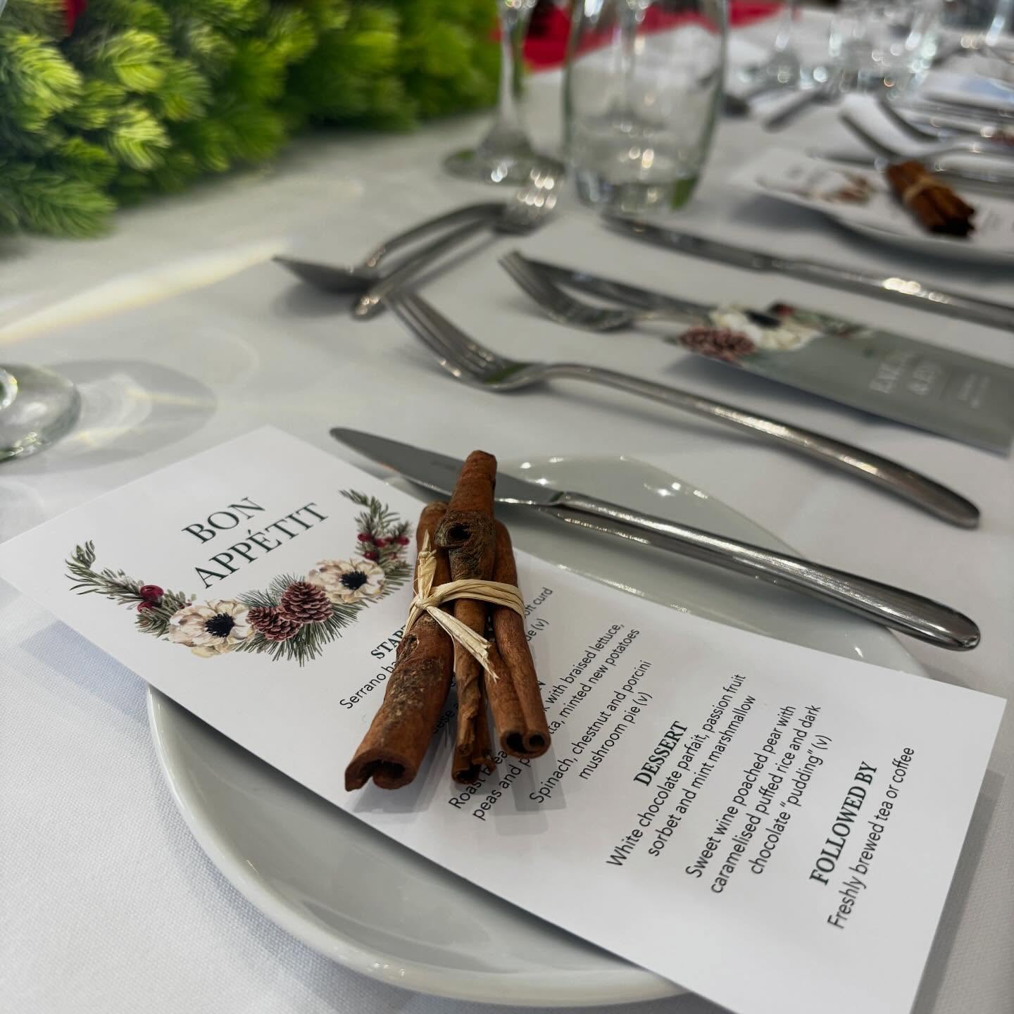 WINTER WEDDING // Winter is a beautiful time of year to tie the knot. With its bold colours, stunning outdoor scenery and versatile styling options, it’s the perfect backdrop for your special day. Our table stationery will add the perfect finishing touch to your venue.
Venue: @weddingsfontwellpark
Styling & Décor: @thesussexweddingsuppliers
#weddingstationery #weddinginvites #weddingtablesetting #iamcwdesign #fontwellparkweddings