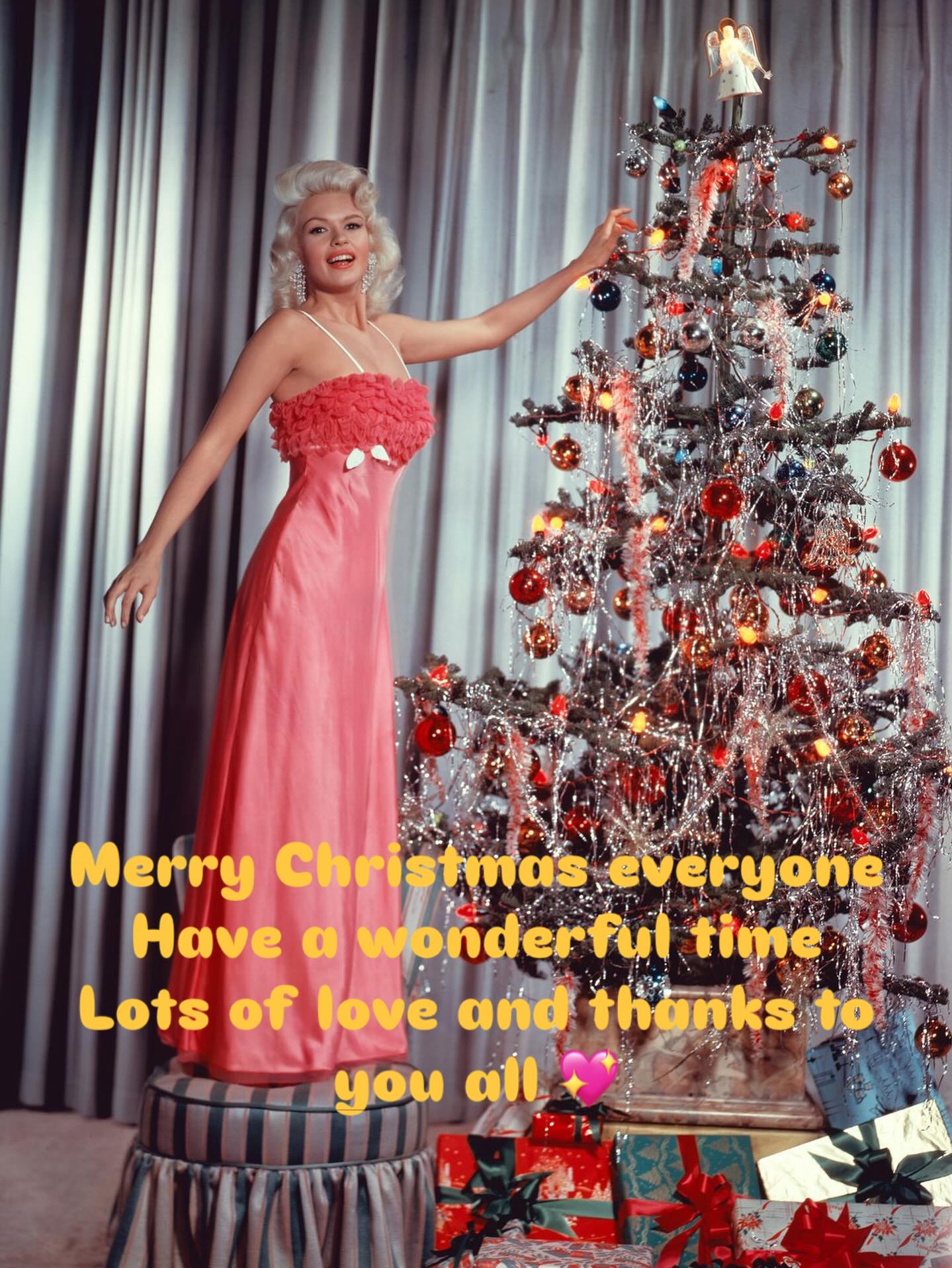 Wishing all my beautiful clients and friends a wonderful Christmas Time
Enjoy the day with loved ones old and new.
The salon is open between Christmas and New Year if youβve forgotten anything
πππ₯β¨π
πΌππ©·