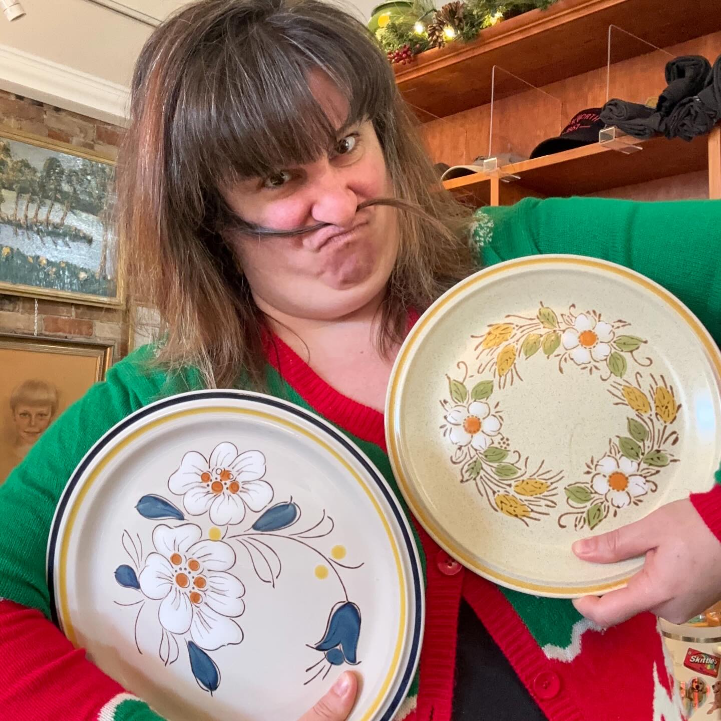 IYKYK
Couldn’t help myself when I saw this @sooshimango post this morning.
I said to myself, I have those plates in the shop. With my best imitation I bring you this masterpiece.
Open today till 2 for any last minute holiday shopping.