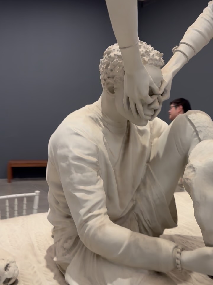 “El orden imposible del mundo. Arte Contemporáneo”, en @fundacion_proa reúne a 26 artistas de gran vitalidad en la escena contemporánea con la curaduría de Francisco Lemus. @franciscolemus_ @kurimanzutto @osoturquesa2 @nosepocketlohago @andresbedoyaugarte @bianchisuite @anac.giannini @eledahn #fundacionproa #artecontemporaneo #contemporaryart #instalacion #instalationart “El orden imposible del mundo. Arte Contemporáneo”, en @fundacion_proa reúne a 26 artistas de gran vitalidad en la escena contemporánea con la curaduría de Francisco Lemus. @franciscolemus_ @kurimanzutto @osoturquesa2 @nosepocketlohago @andresbedoyaugarte @bianchisuite @anac.giannini @eledahn #fundacionproa #artecontemporaneo #contemporaryart #instalacion #instalationart