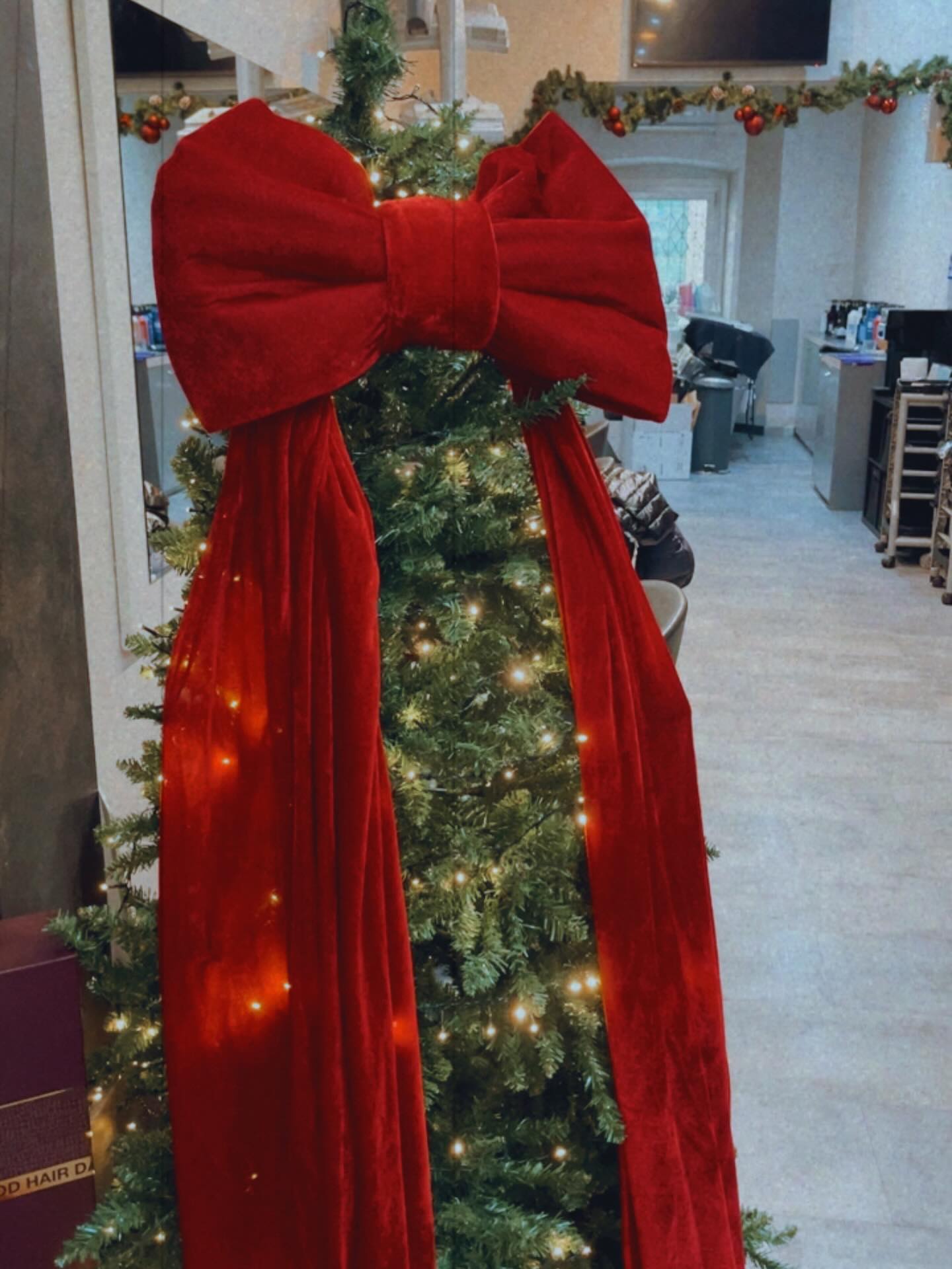 Persone, idee, fiducia.
Ogni progetto è curato nei dettagli e costruito su misura, per trasformare ogni evento in un’esperienza davvero unica.
Da qui nascono i nostri allestimenti, curati in ogni dettaglio per trasformare ogni evento in qualcosa di speciale.
Grazie per aver vissuto tutto questo con noi.
Buone feste ✨
#Typelovers #Eventi #Allestimenti #Scenografia #EventDesign EventiAziendali EsperienzeUniche