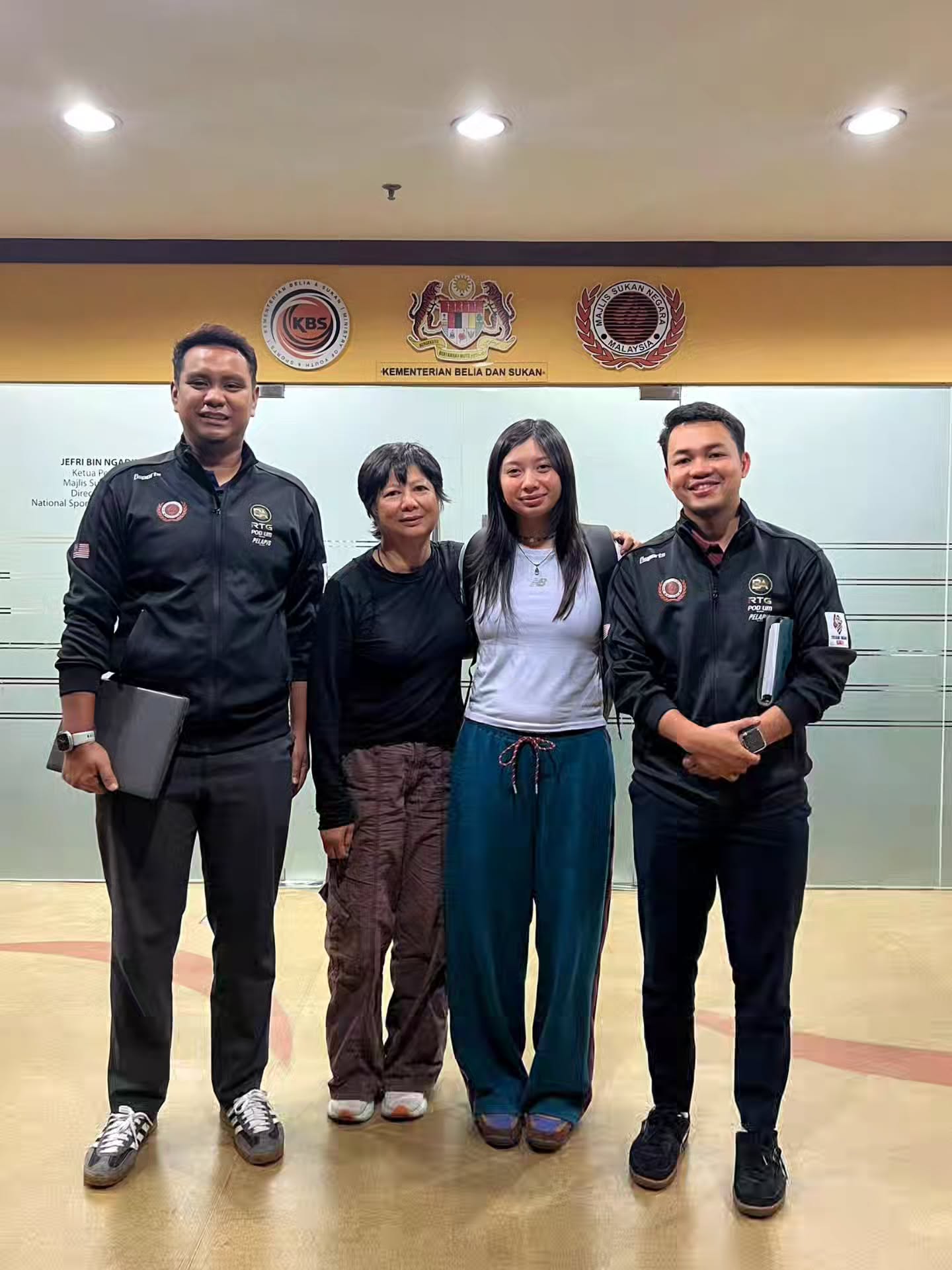 It was nice to visit Majlis Sukan Negara @msn_malaysia_official and meet with the Austrian Embassy Kuala Lumpur @austria_inmalaysia . Thank you very much for all your help, along with Olympic Council of Malaysia @olympicmas for my Visa so that I can continue working hard to prepare for the upcoming Winter Olympics.
#malaysianskier #malaysianalpine #malaysiansnowsport #malaysiaboleh #roadtomilanocortina2026
