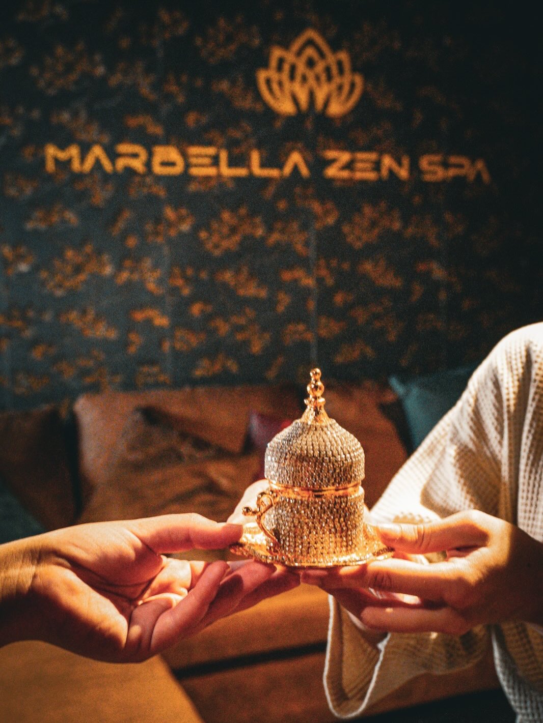 Escapa del día a día y sumérgete en un oasis de calma en Zen Marbella Spa. ✨ Permítete un momento para ti, donde cada detalle está pensado para tu bienestar. ¿Listo para renovarte?
#ZenMarbellaSpa #relajacion #bienestar #marbella #spatime