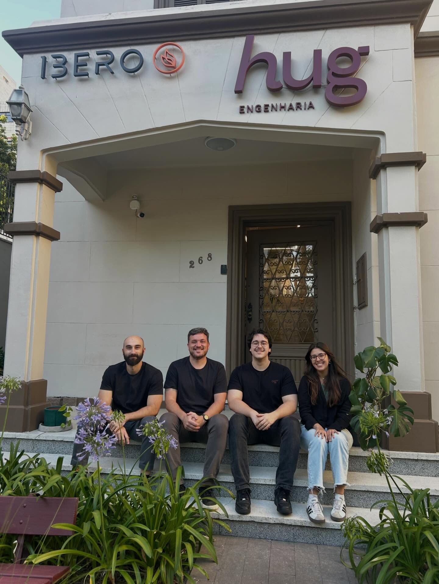 2025 foi um ano bom demais!
Um ciclo de aprendizagem profunda, resiliência e crescimento que nos orgulha muito. Superamos desafios e transformamos obstáculos em degraus.
Para 2026, o nosso desejo é um só: continuar avançando!
Que o novo ano venha carregado de esperança, prosperidade e, claro, muito trabalho — porque é na dedicação do dia a dia que construímos os nossos sonhos.
Obrigado a cada cliente, parceiro e colaborador que fez parte da nossa jornada em 2025.
#iberoarq #somosibero