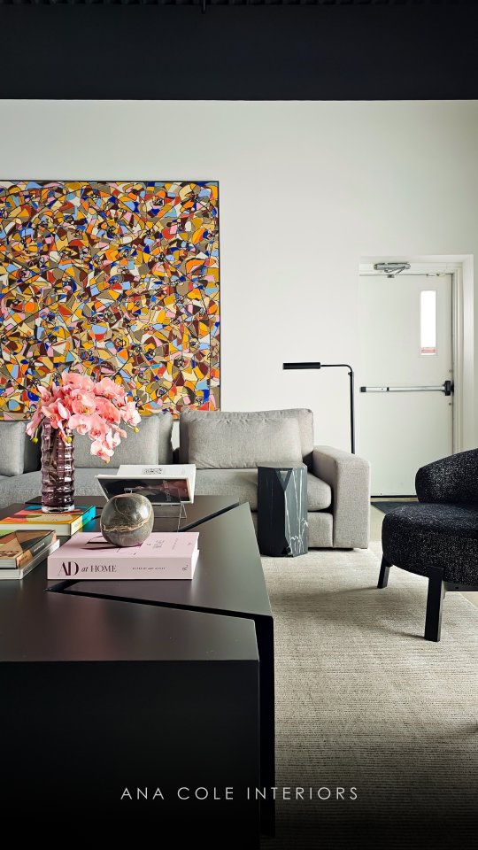 Bold design lives in the details.
An art-forward space layered with warmth, intention, and a tablescape that invites you to linger.
Art by @gregludlow
Interior design, furnishing & styling by us @anacoleinteriors
#LuxuryInteriors #AnaColeInteriors #InteriorDesignStudio #LdnOnt #ModernInteriors