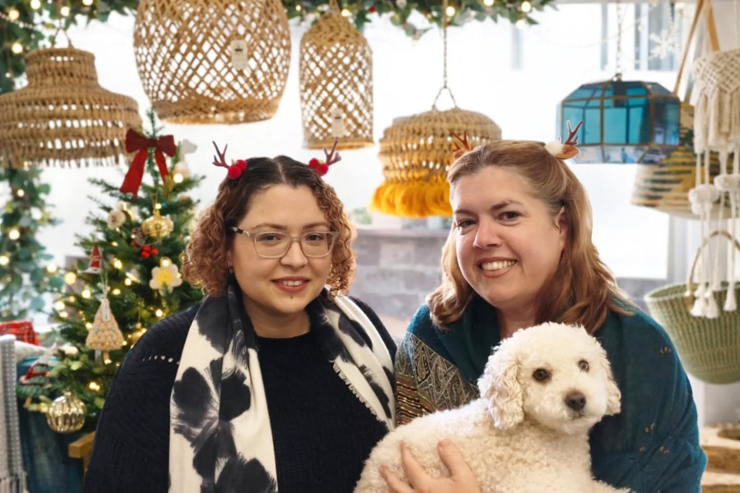 Nesta época especial, queremos agradecer a todos os nossos clientes e amigos pelo apoio e carinho ao longo do ano.
Desejamos-lhe um Feliz Natal e um Ano Novo cheio de saúde e coisas boas ✨
—
At this special time of year, we’d like to thank all our clients and friends for the support and kindness throughout the year.
Wishing you a very Merry Christmas and a Happy New Year 🤍
A equipa Mar Interiors 🎄🐾
#MarInteriors
#FelizNatal
#Portimao
#SmallBusinessLove
#ShopDog