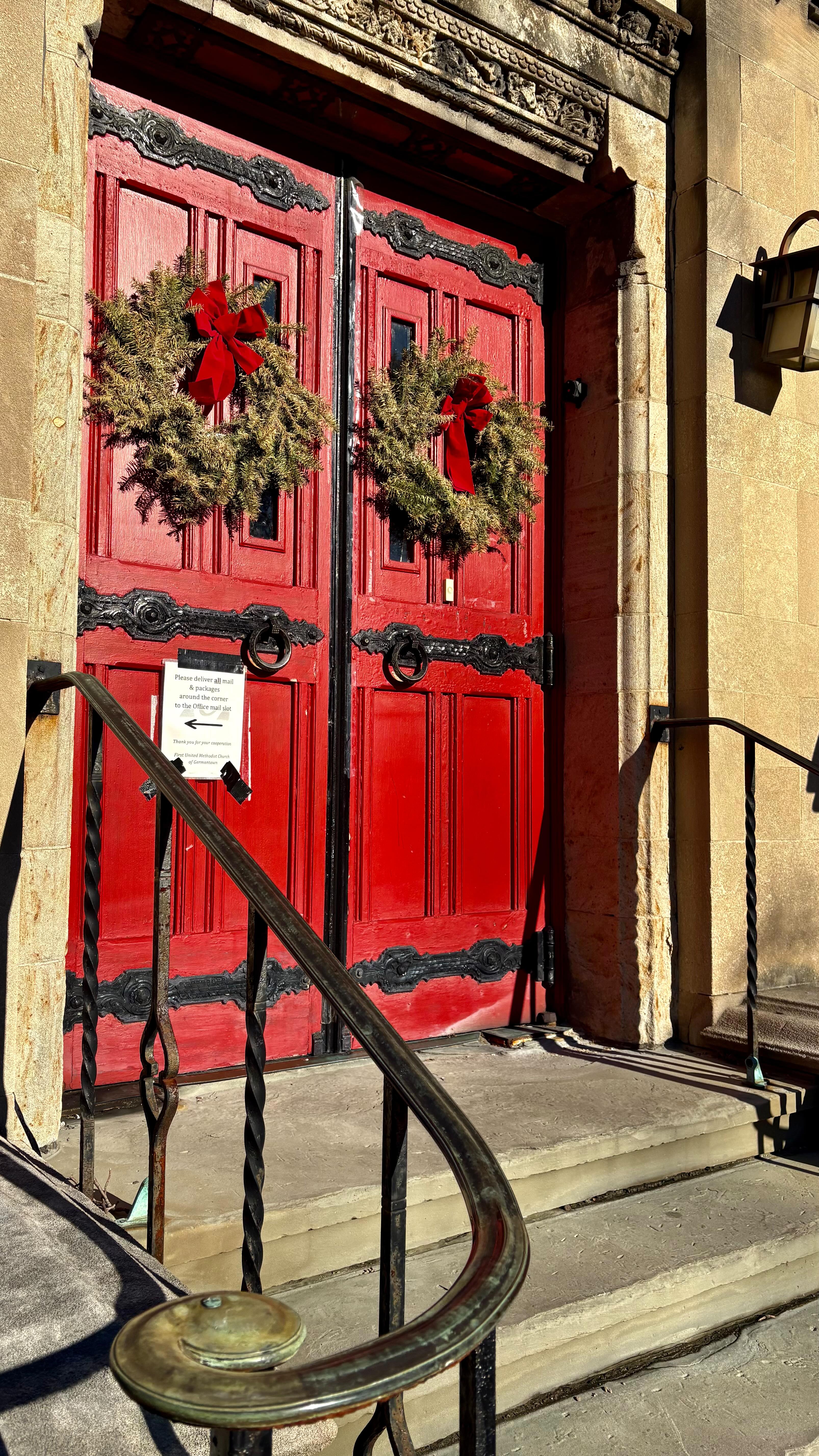 Merry Christmas! 🎄✨
What a blessing it was to come together last night in worship, song, and reflection. Christmas Eve reminded us that light shines brightest when we share it in community. 🕯️💛