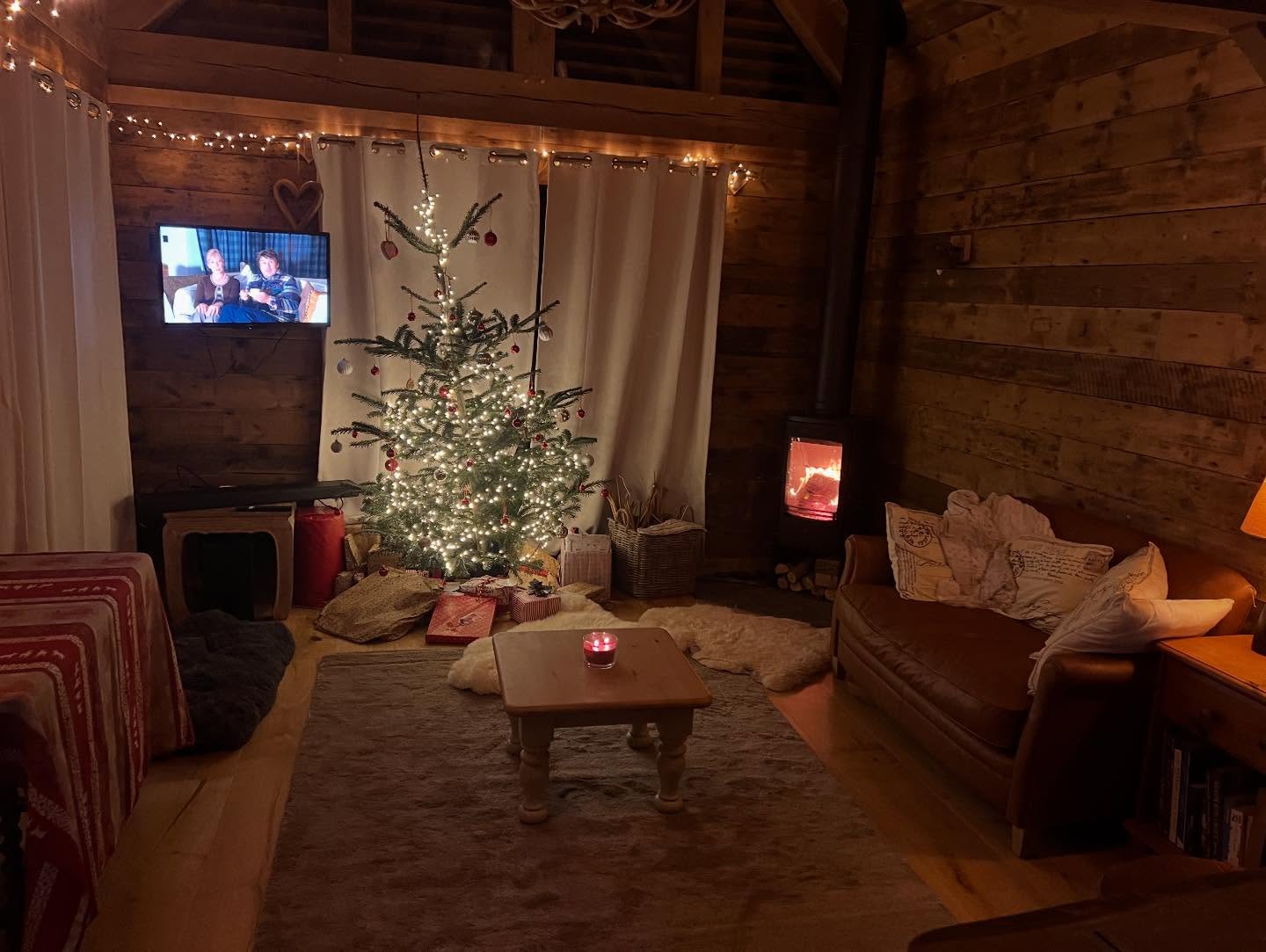 Been a very busy few months, looking forward to the day off so we can enjoy it!! Hope everyone has a fab Christmas x🎄