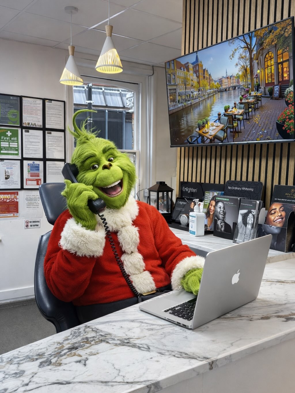 Don’t forget to brush, floss and go easy on the candy.
We’ll see you after Christmas to clean up the damage🤗🦷🎄
#dentist #dentistlondon #dentalclinic #dentistry #grinchy #teethcare #teethwhitening #teeth #dentalhygiene #dentistryworld #dentistry #funnypost #london