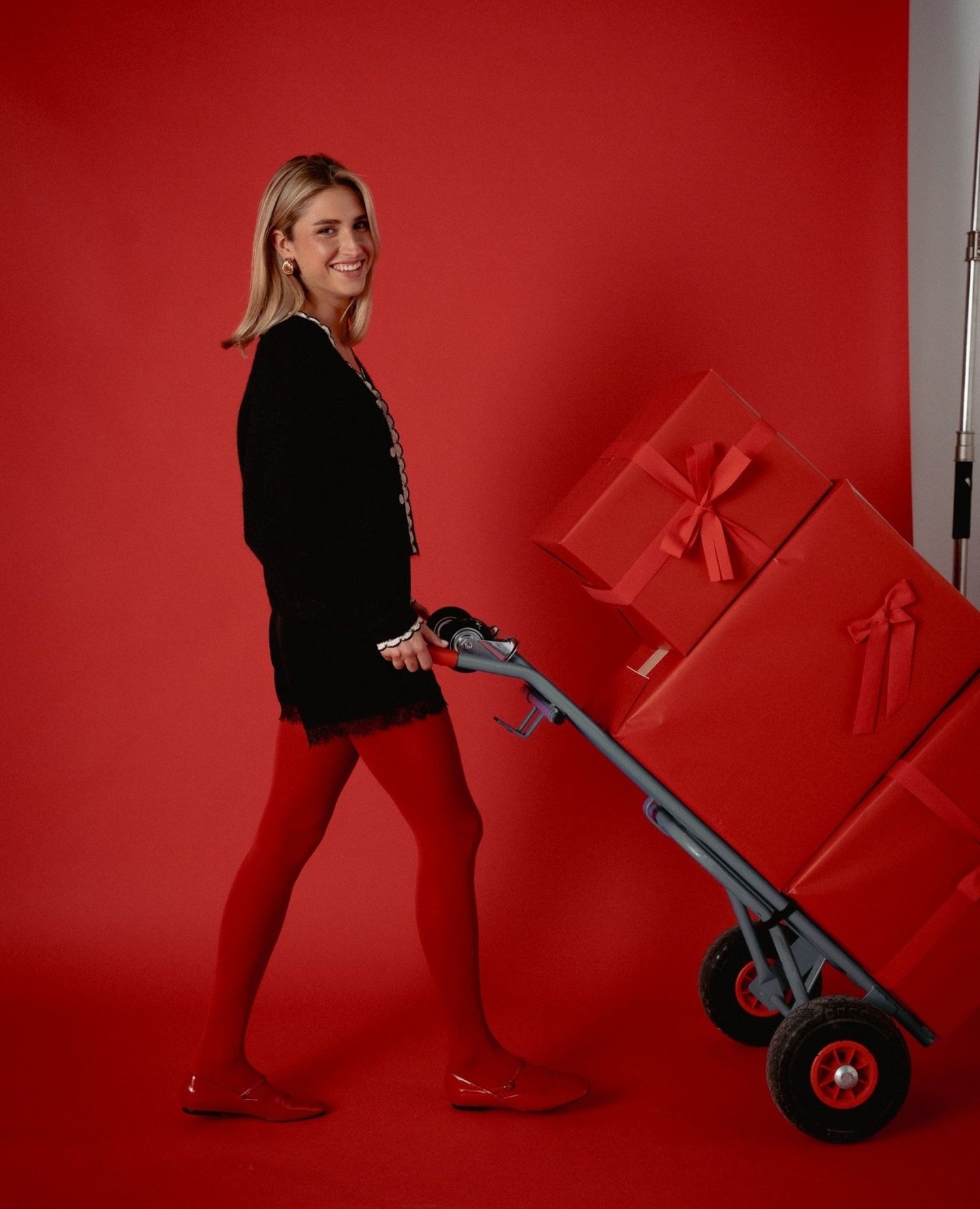 Glitter, sweaters, and wine, my Christmas uniform 🎄✨🍷