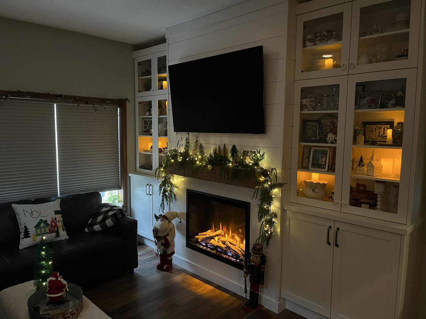 We love hearing from our clients after we’ve completed a project for them. Our client couldn’t be happier after decorating her built-in unit we completed this year for them. Here is a message we received from them. Had to share I am obsessed with my built in THX Kyle and Merry Christmas to you all and Safe Healthy Happy New Year🫶🏻🍾🥂🎄. #christmasvibes #dubescustomcreations #builtins