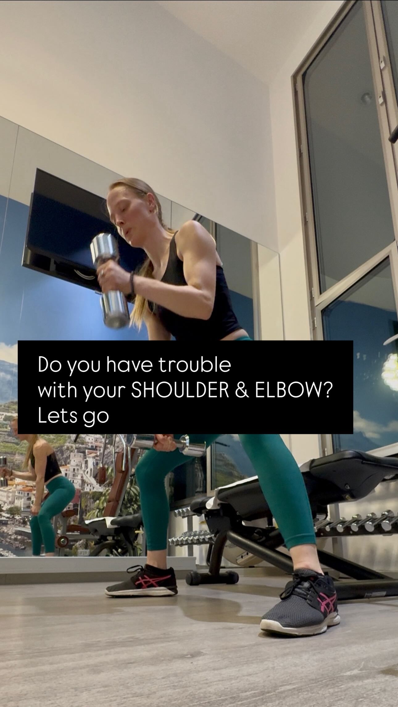 Shoulder & Elbow Trouble? Let’s Go 💪
Start with a 10-minute warm-up using interval running.
Include your arms to warm up your shoulders and get the joints ready.
✨Choose your weight wisely:
Beginners start with 2–3 kg and increase step by step.
✨Breathing matters
Inhale with focus.
Exhale during the movement and gently pull the navel in.
✨Relax your head and neck to avoid unnecessary pressure.
Training focus:
Improve shoulder & elbow mobility and strength
Use your full range of motion
Movements should feel good and controlled
Do not push into your extreme limits
✨Adjust your reps
Less weight → more reps
More weight → fewer reps
Dynamic weight training requires focus and stability.
It activates multiple muscle groups at once and builds joint control.
✨Let’s get ready for more stability, strength, and power
Fitnessclub: @nhcollection
#shoulderstrength
#elbowmobility
#jointhealth
#functionaltraining
#fitforlife