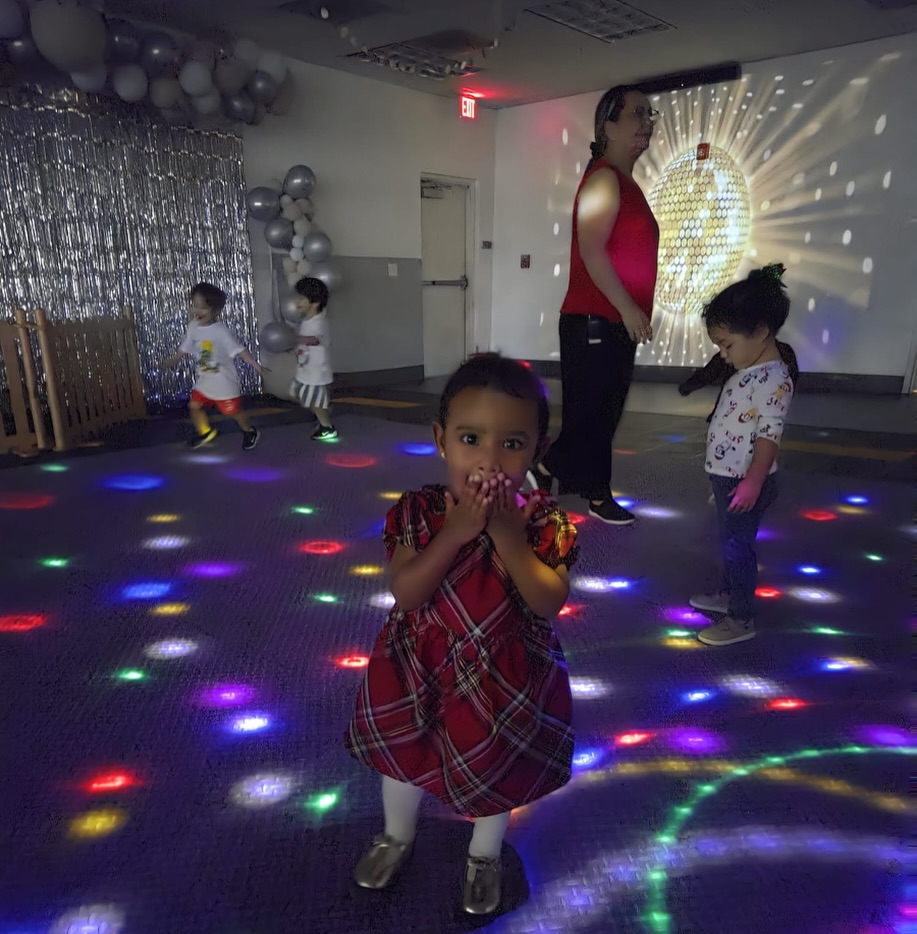 Having fun with an amazing winter holiday dance! ✨#tistheseason