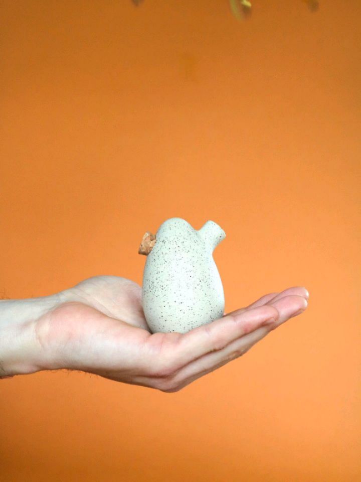 Il est temps de dire bye-bye à 2025, et finir les derniers jours de l'année loin des réseaux 👋
2025 aura été hyper intense et stimulante pour moi, d'ailleurs mon petit doigt me dit que j'ai encore plus déconné sur mon planning qu'en 2024.
Ça vous branche un petit bilan chiffré comme l'année dernière ? 📊
Mes petits azimutés, je vous souhaite à tous une bonne fin d'année et je vous envoie tout le love du monde, surtout à ceux pour qui Noël est une période compliquée 🧡
Merci de m'avoir donné autant de soutien cette année encore, ça vaut de l'or ✨️